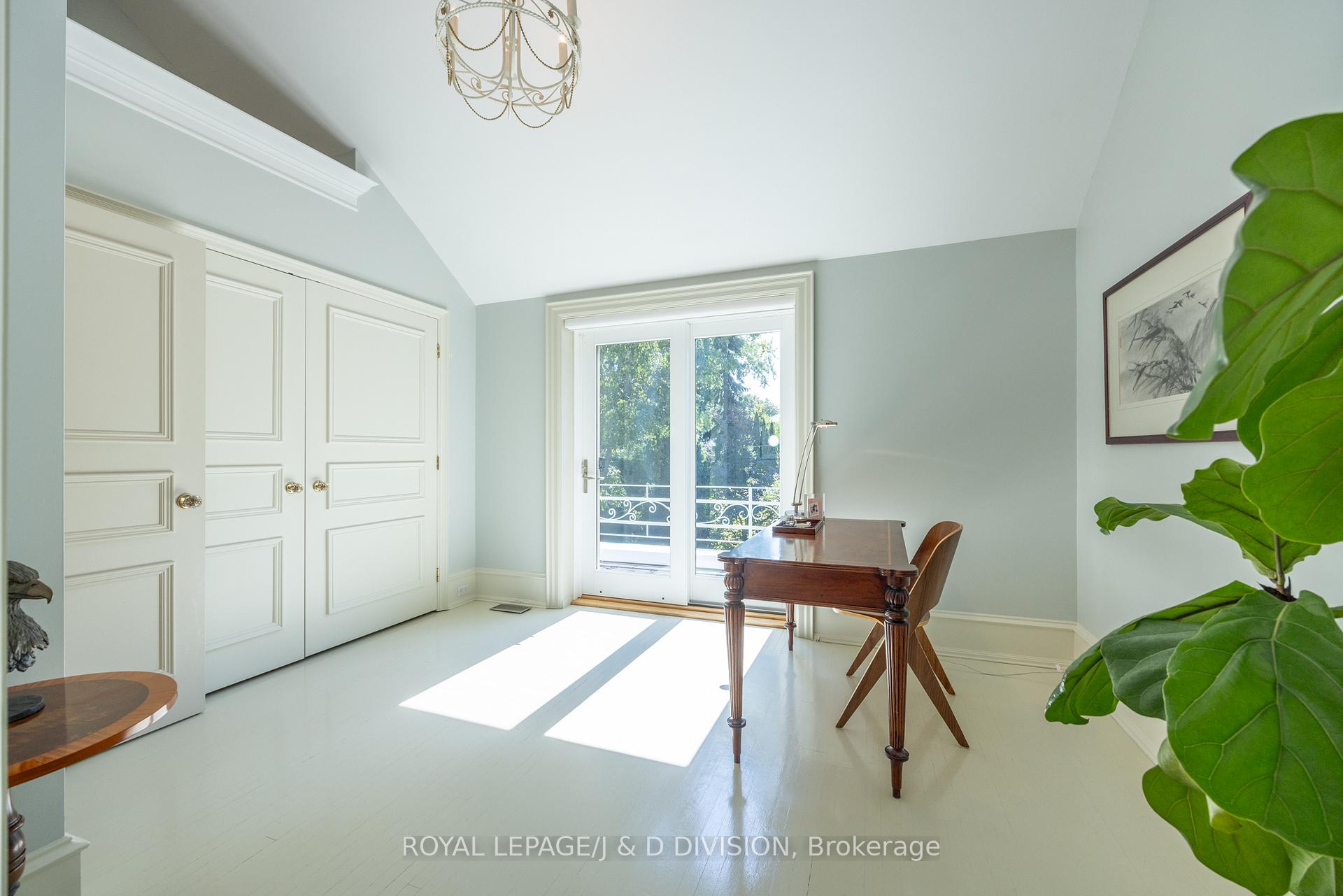 VAULTED CEILINGS ON THE SECOND FLOOR