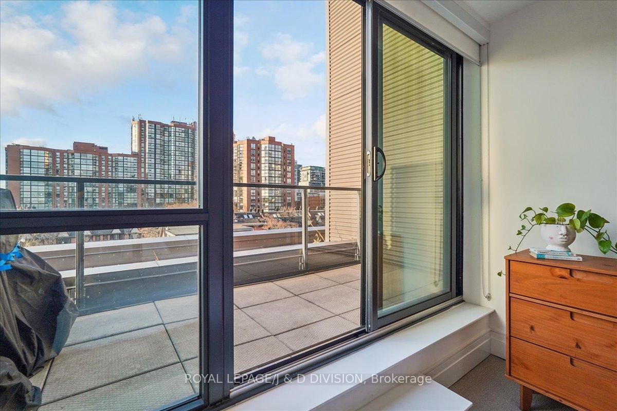 Upper terrace - 88 sq.ft.