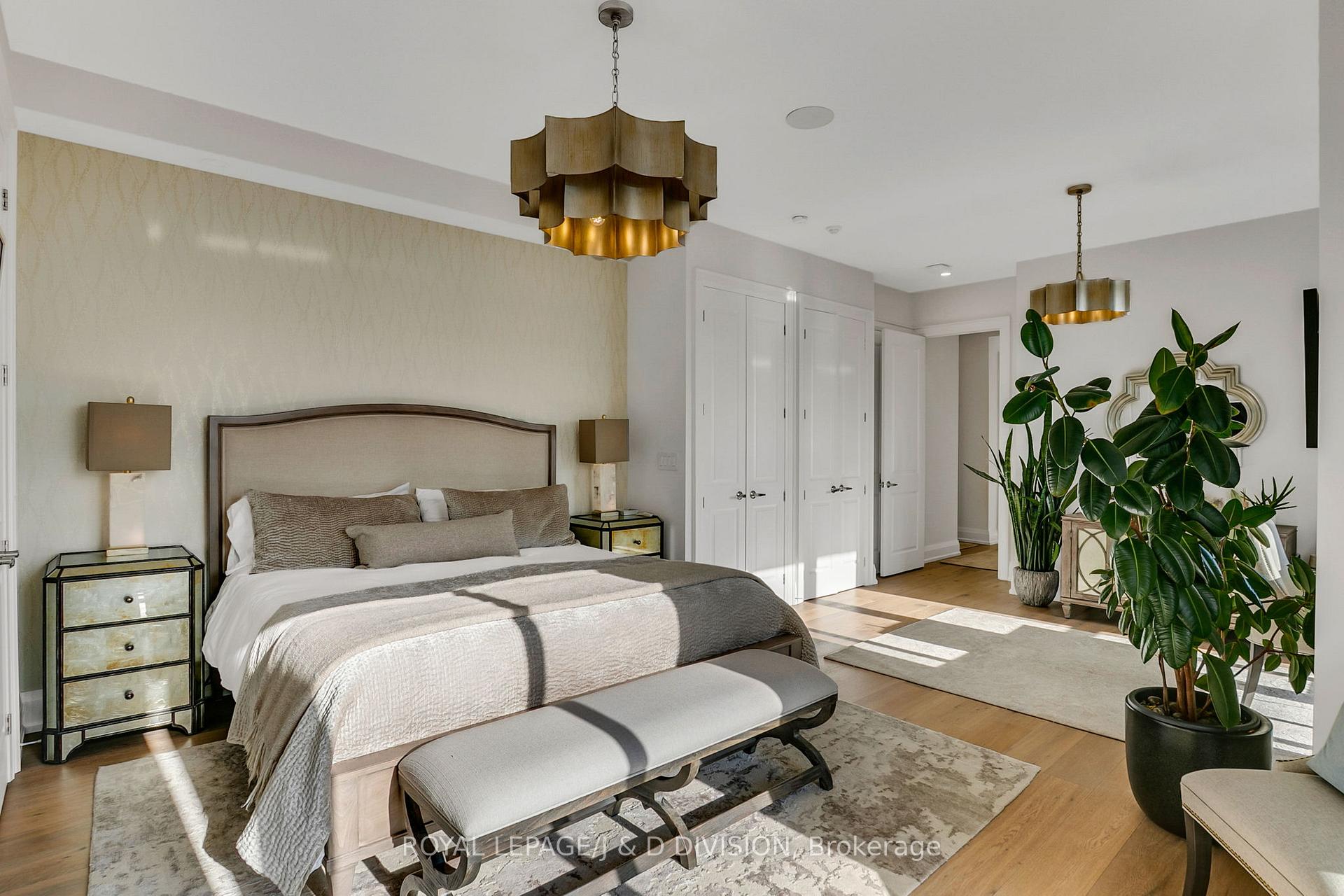 Huge Primary bedroom