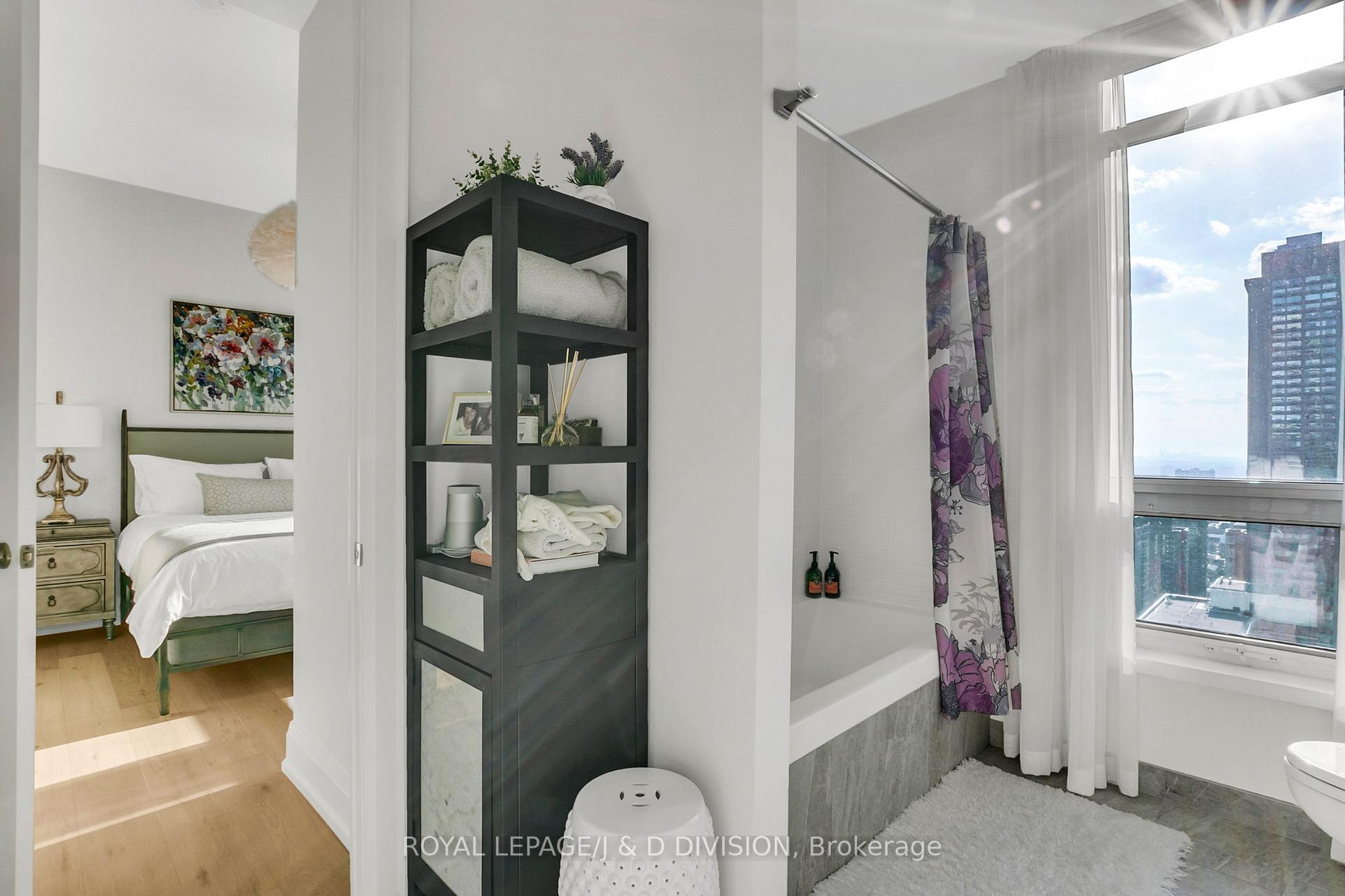 Bathtub in guest ensuite