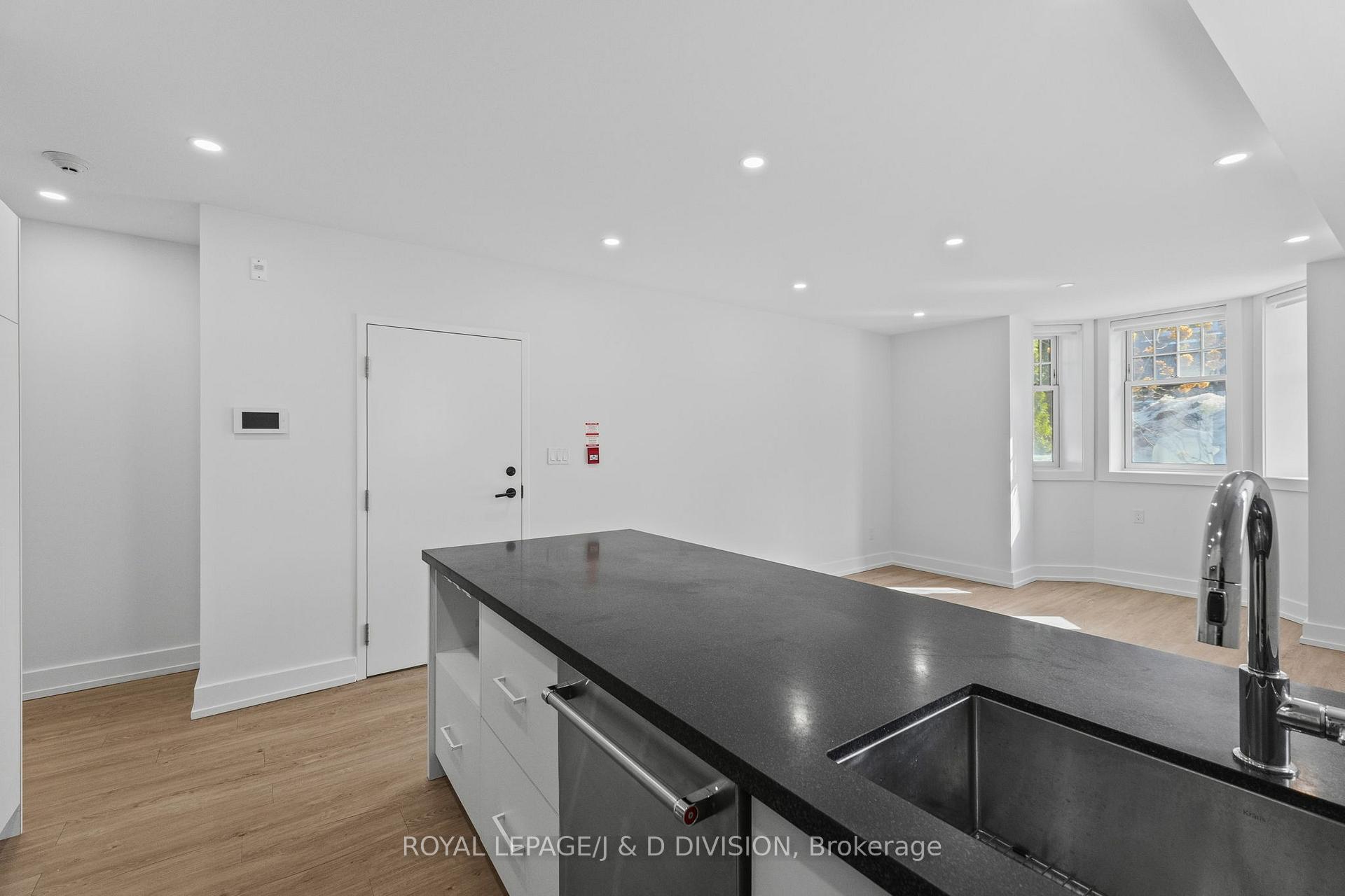 Under mount Sink in breakfast bar
