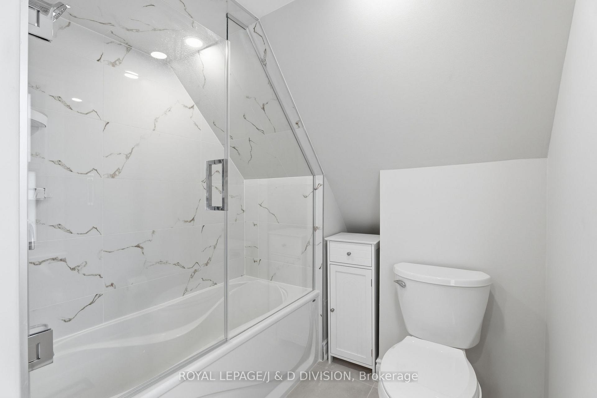 4 piece Ensuite Bathroom in Primary