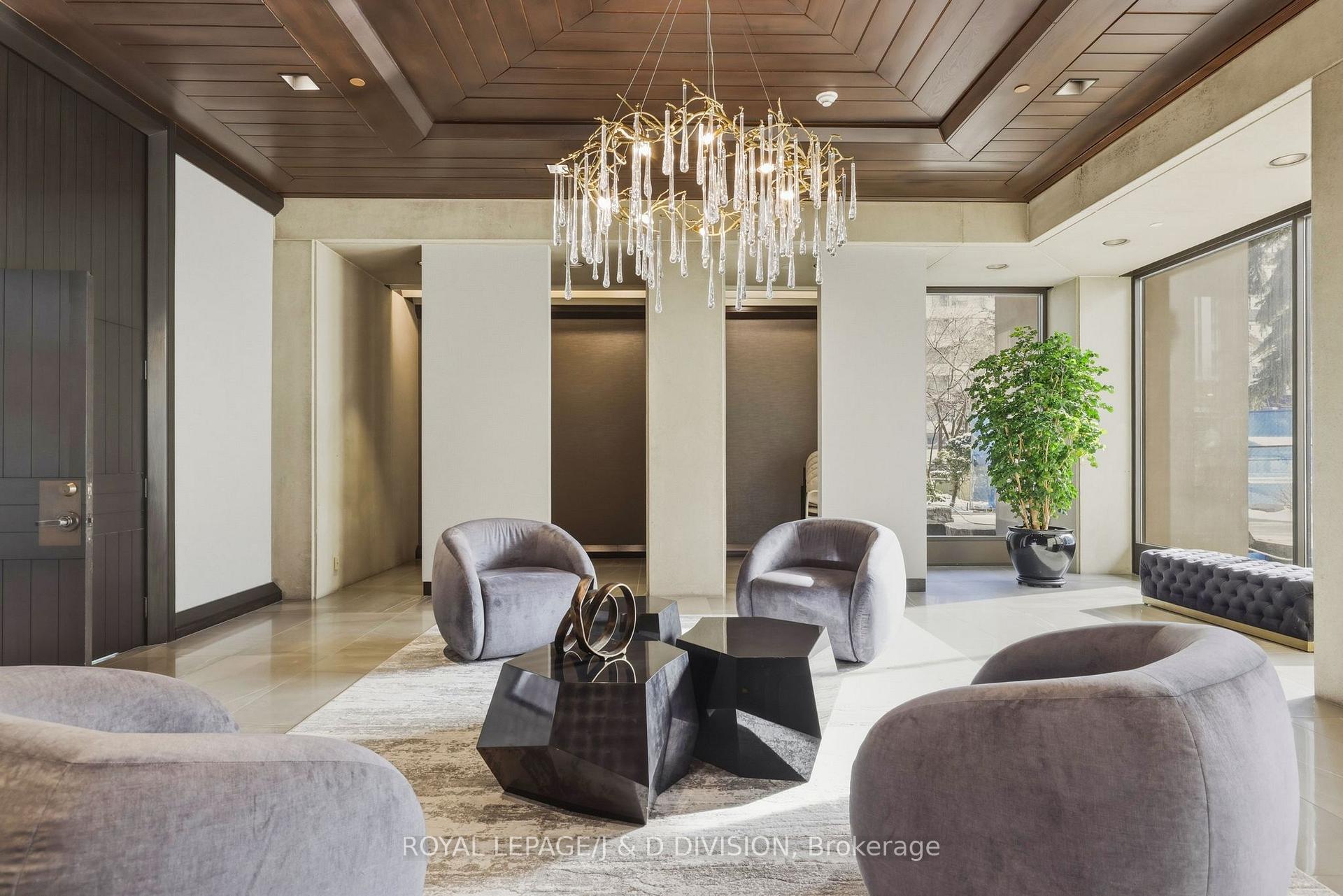 Building Amenities: Lobby