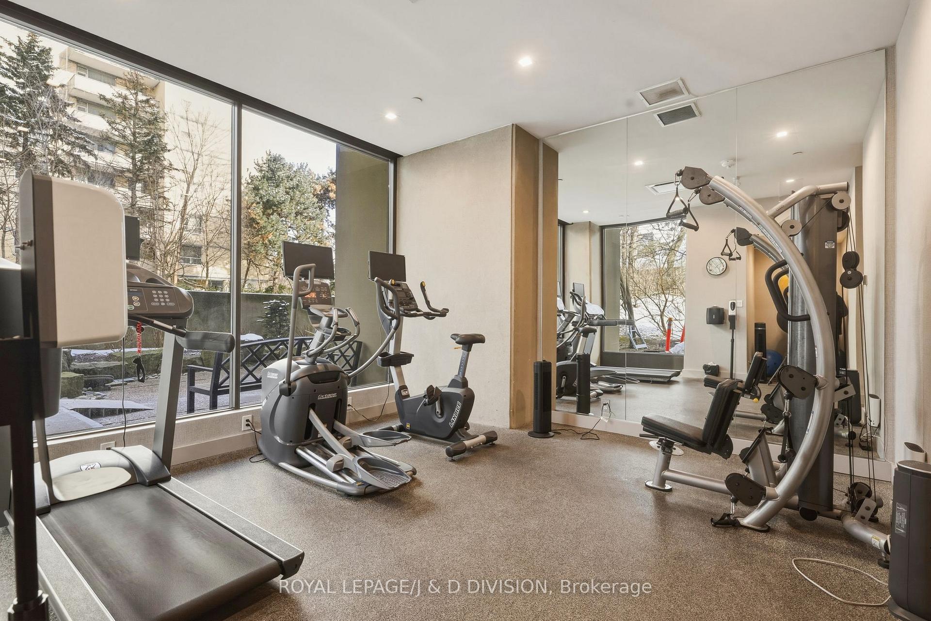 Building Amenities: Exercise Room