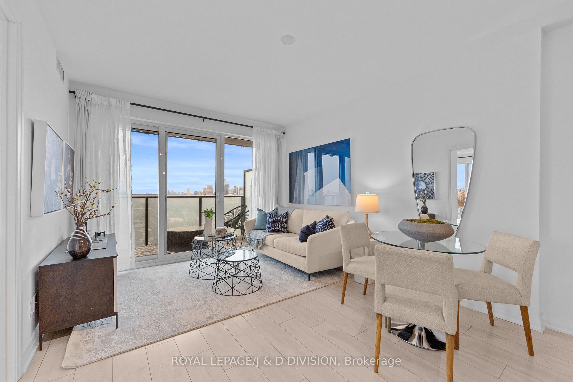 99 Foxbar Road #2104, Toronto, ON, M4V 0B2