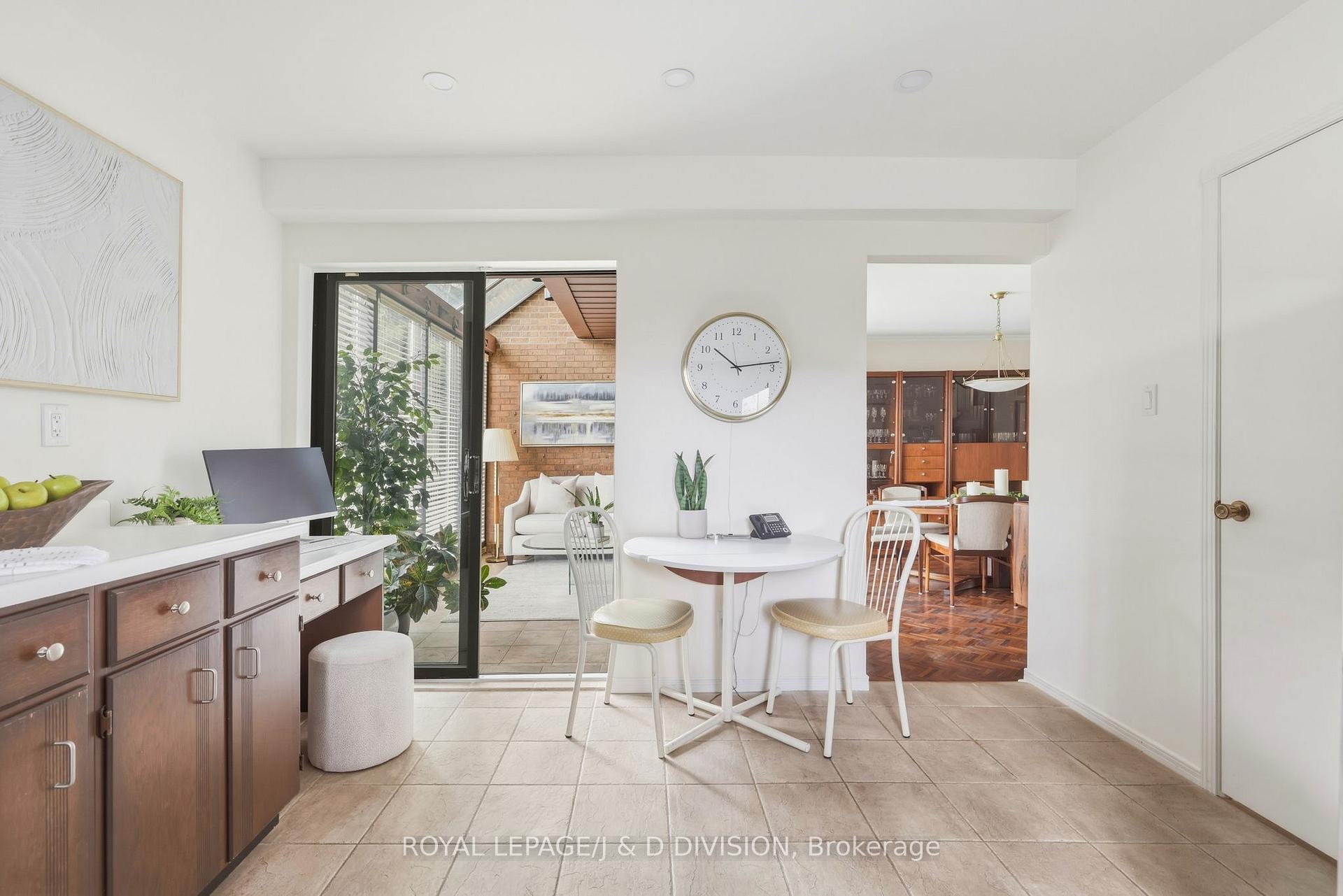 Walk-out from Kitchen to Solarium