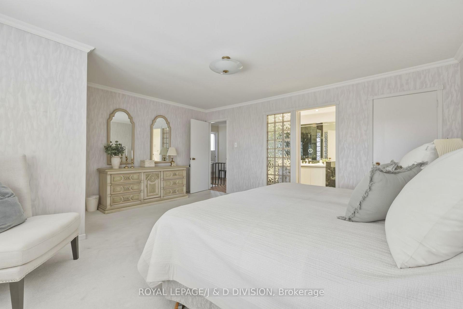 Looking to 4 pc Ensuite