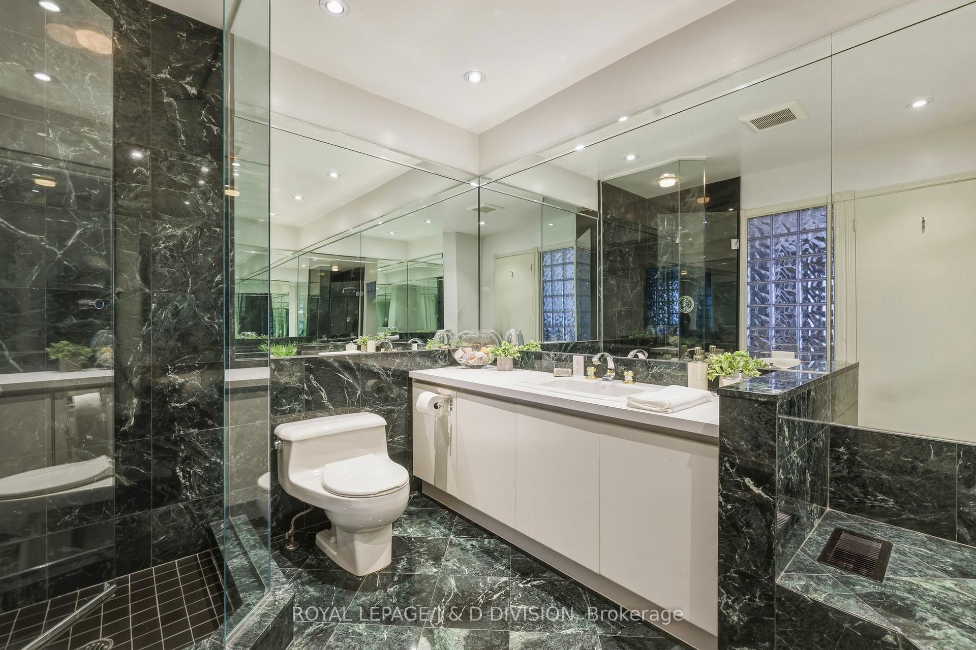 BI shower and plenty of counter space