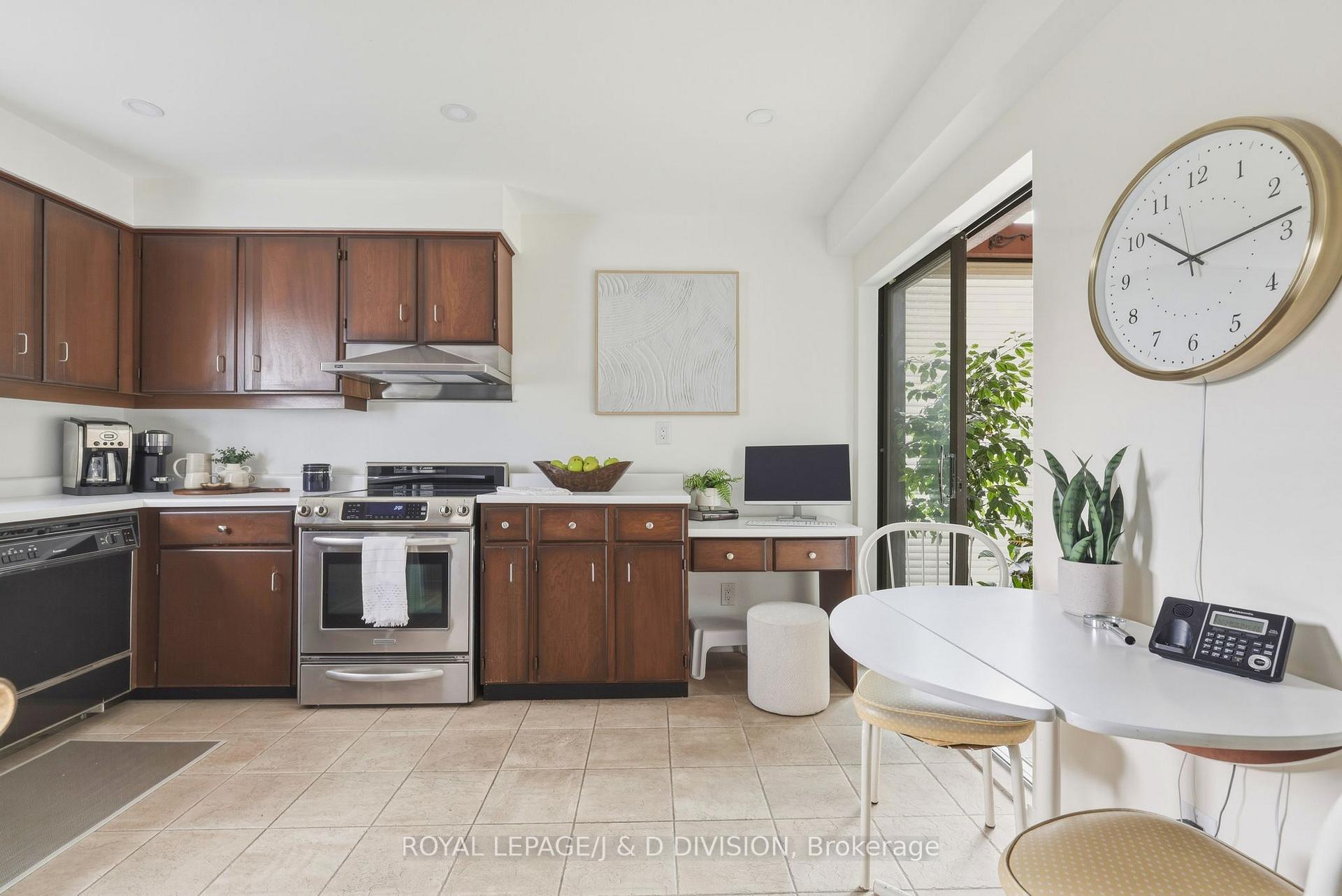 Eating area in kitchen