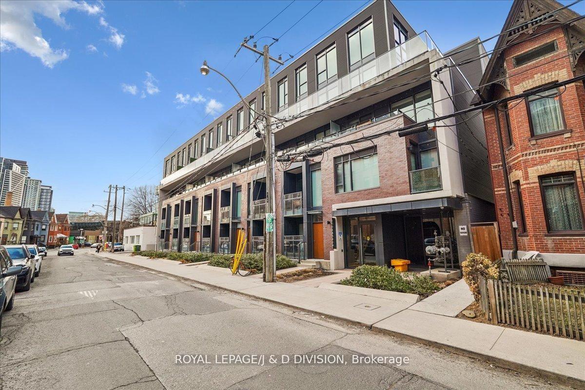 Luxury, boutique building