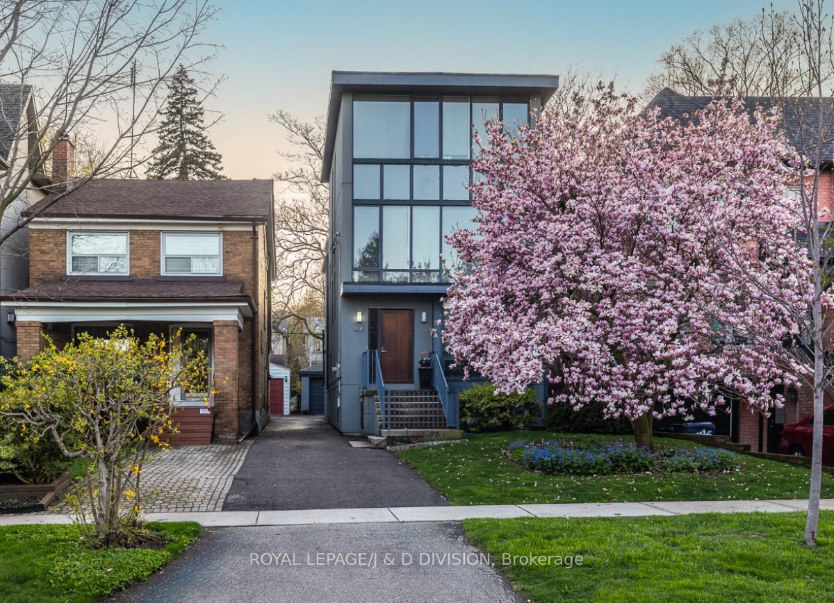 44 Standish Avenue, Toronto, ON, M4W 3B1