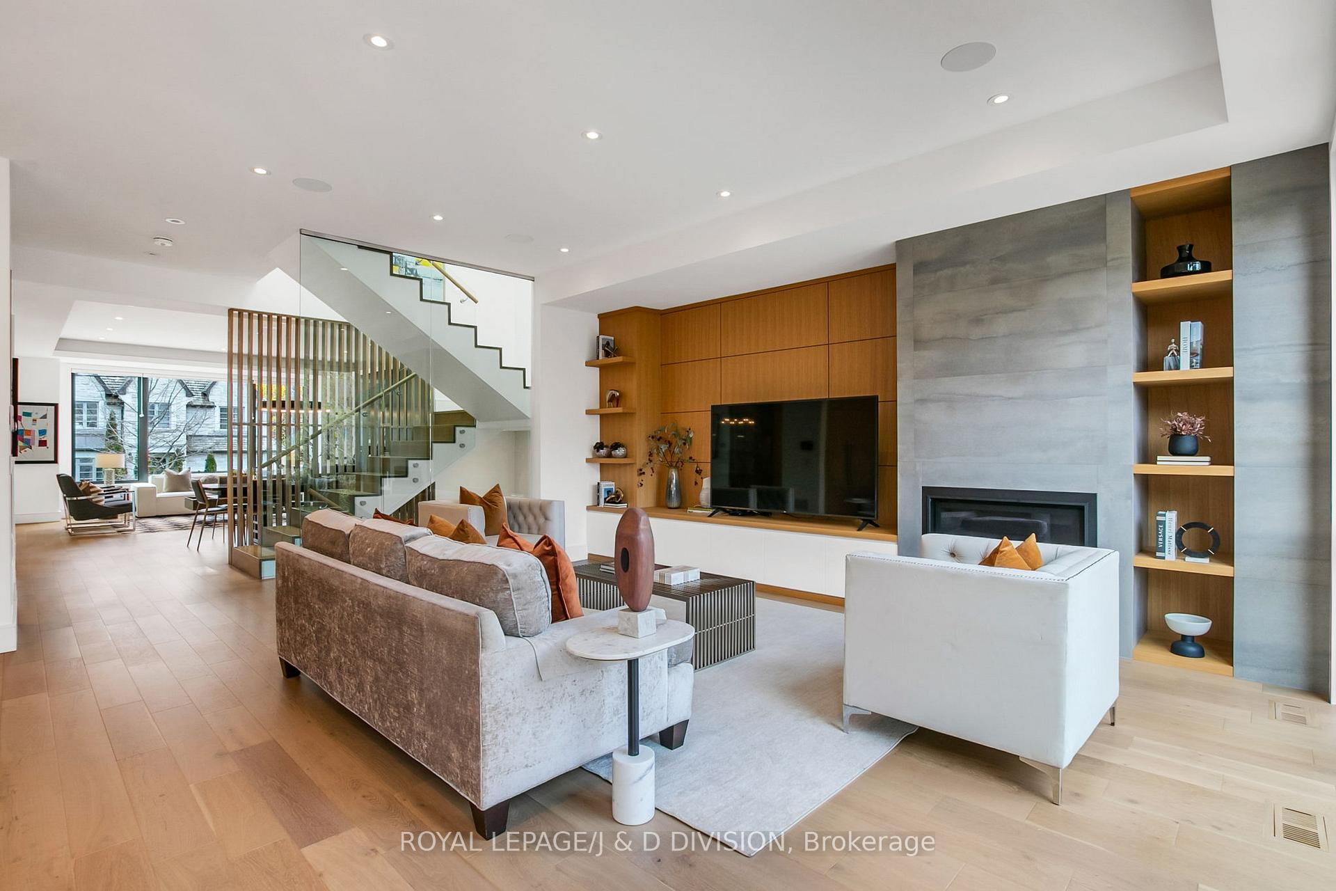 Open Concept Spacious Gorgeous  Family Room