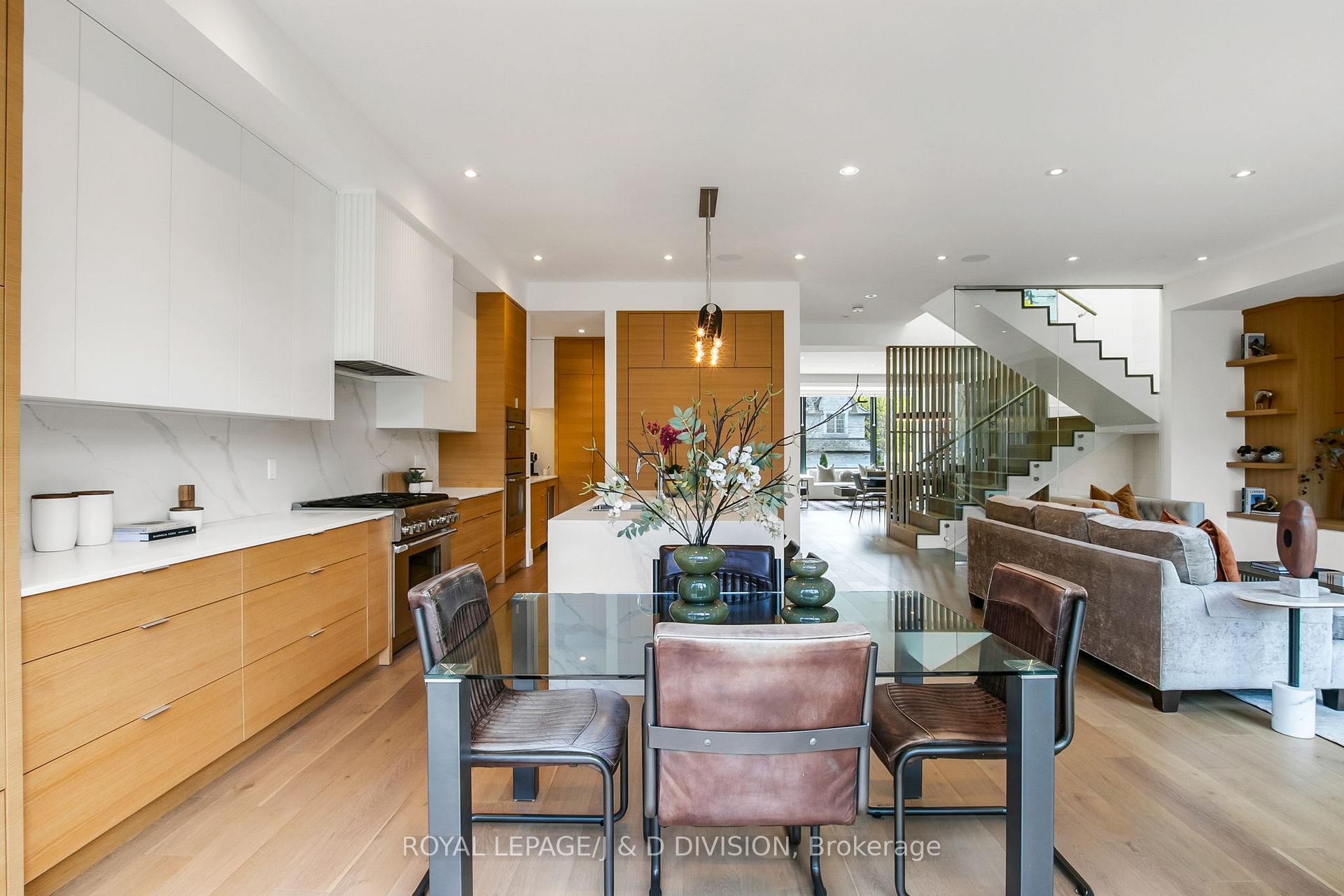 Breakfast Area - Open Concept