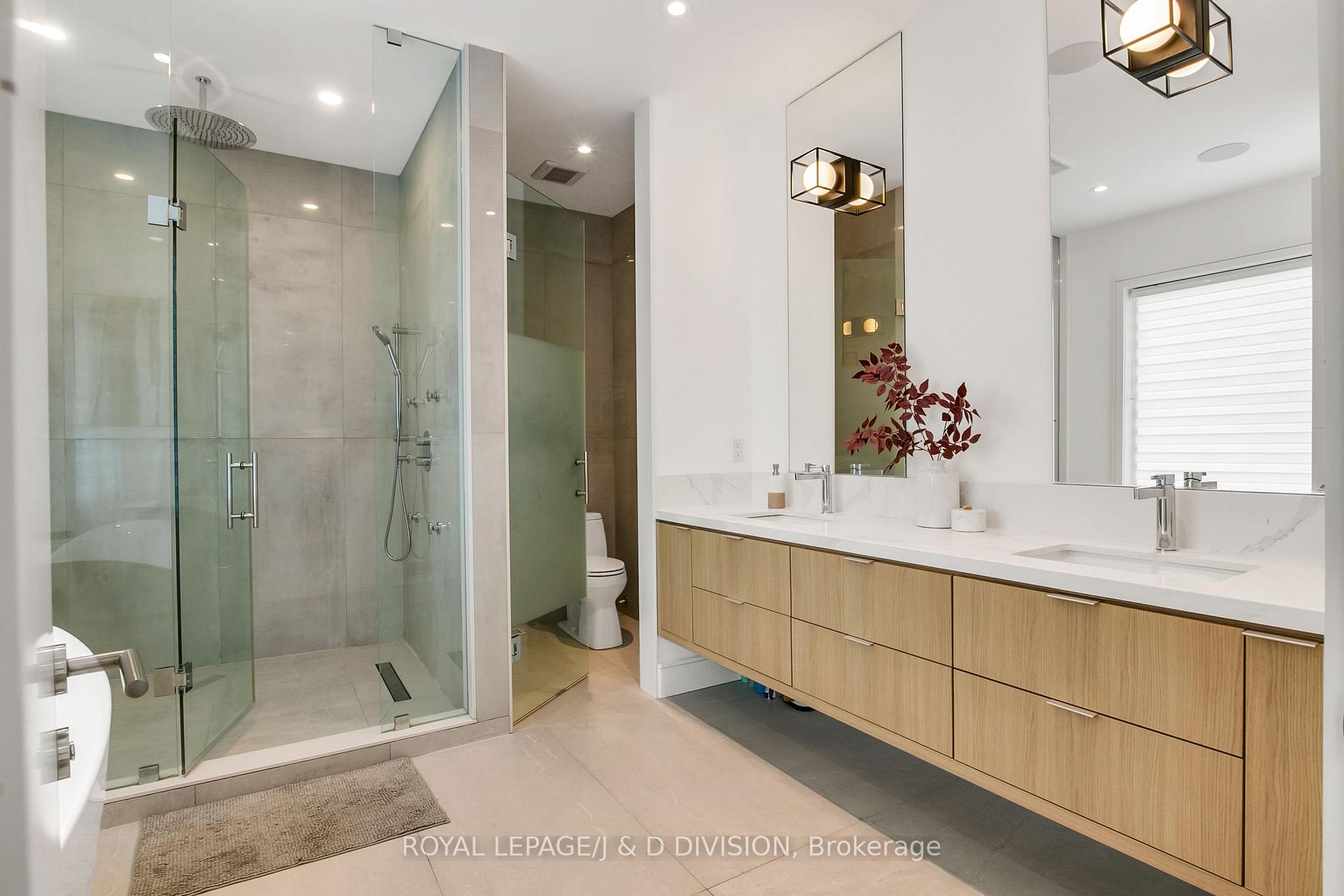 Primary Bedroom Ensuite 5 Piece Bathroom