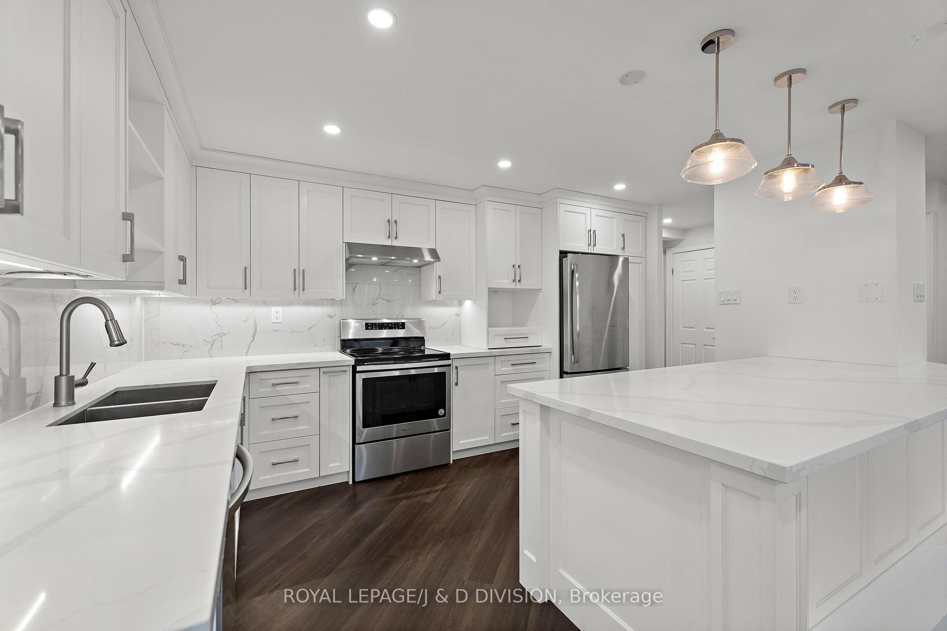 Storage / Custom backsplash