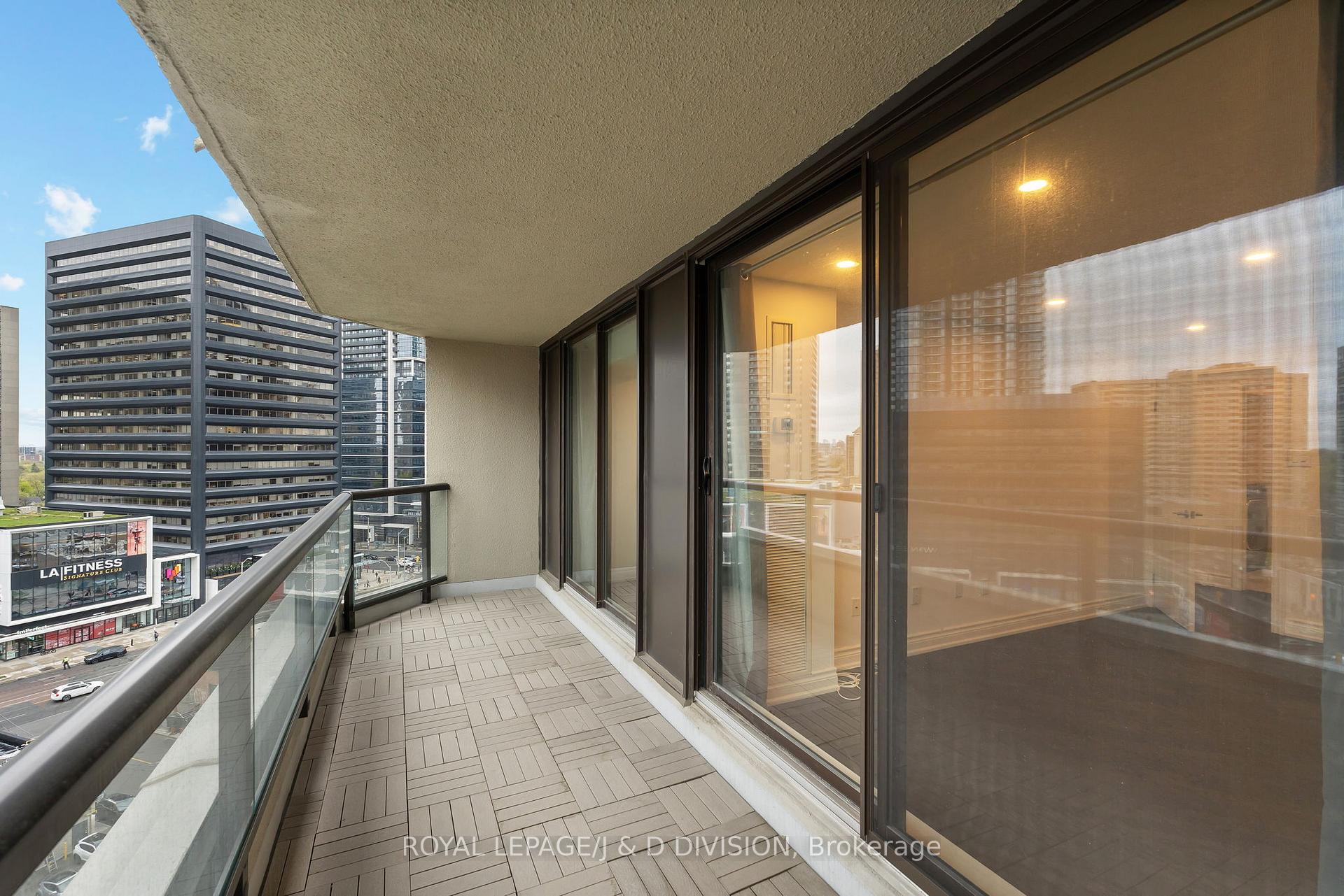 Balcony with good depth