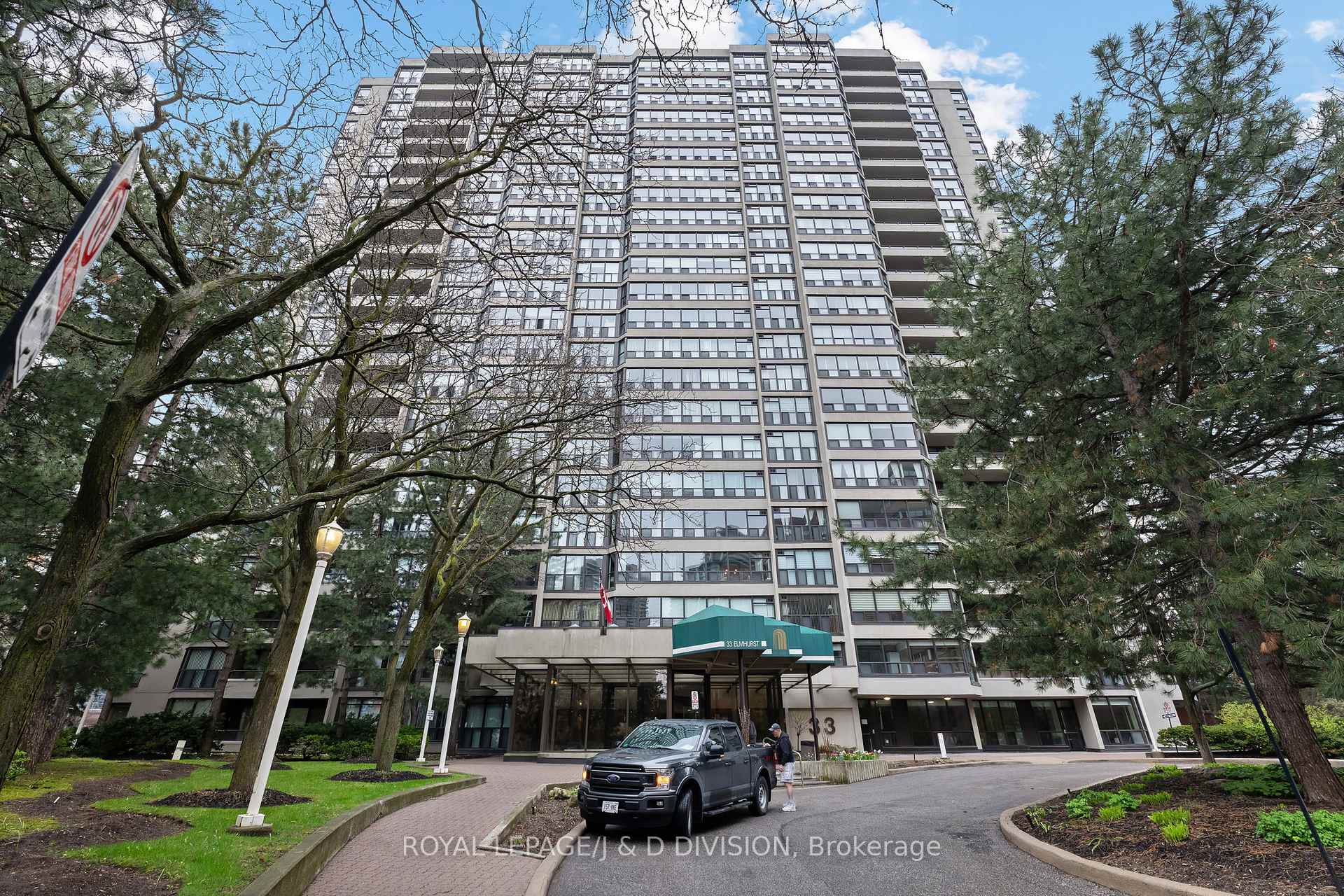 33 Elmhurst Ave
