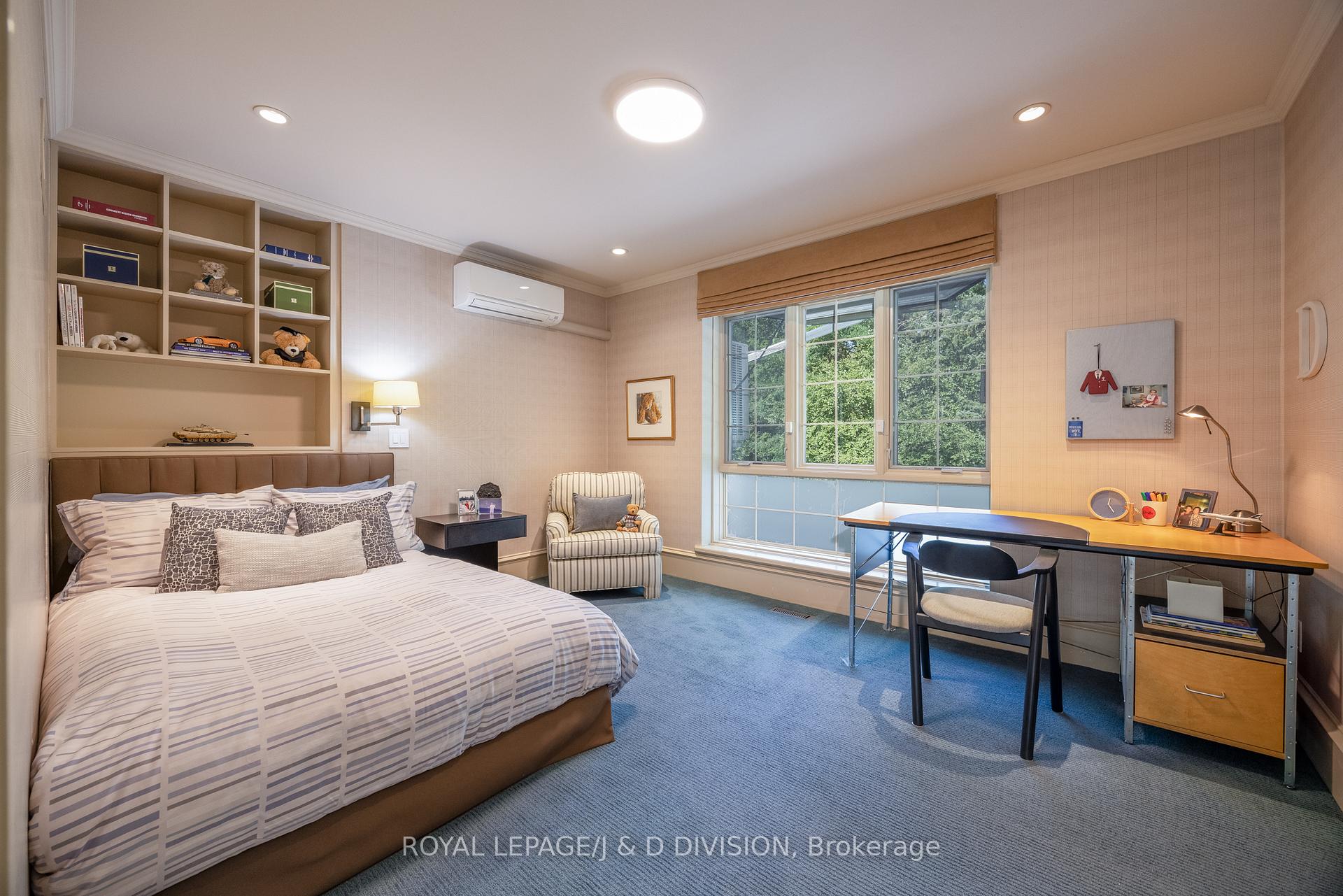 LARGE BEDROOMS