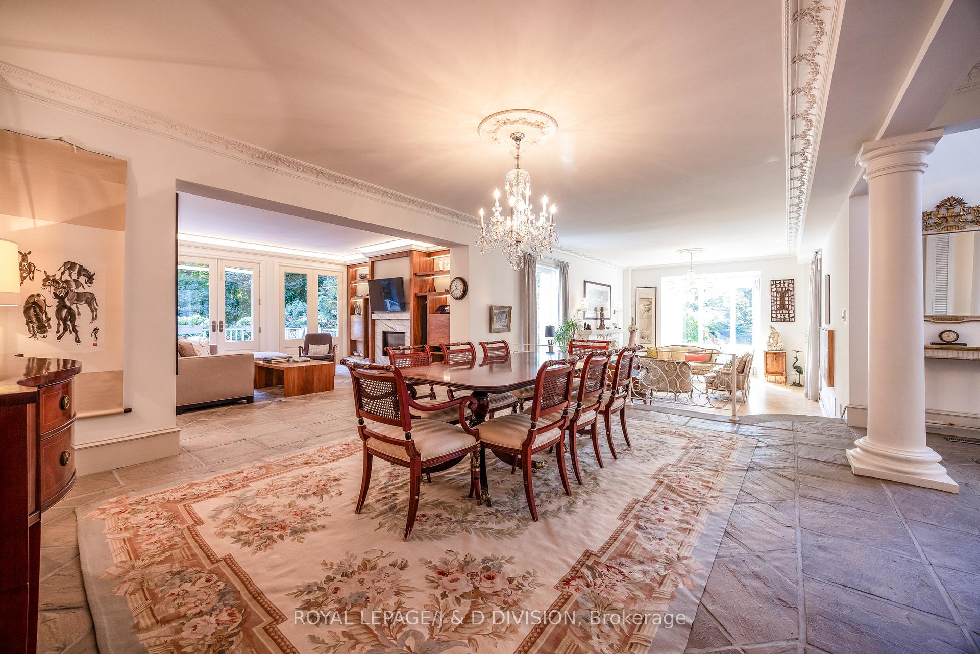 GRAND DINING ROOM