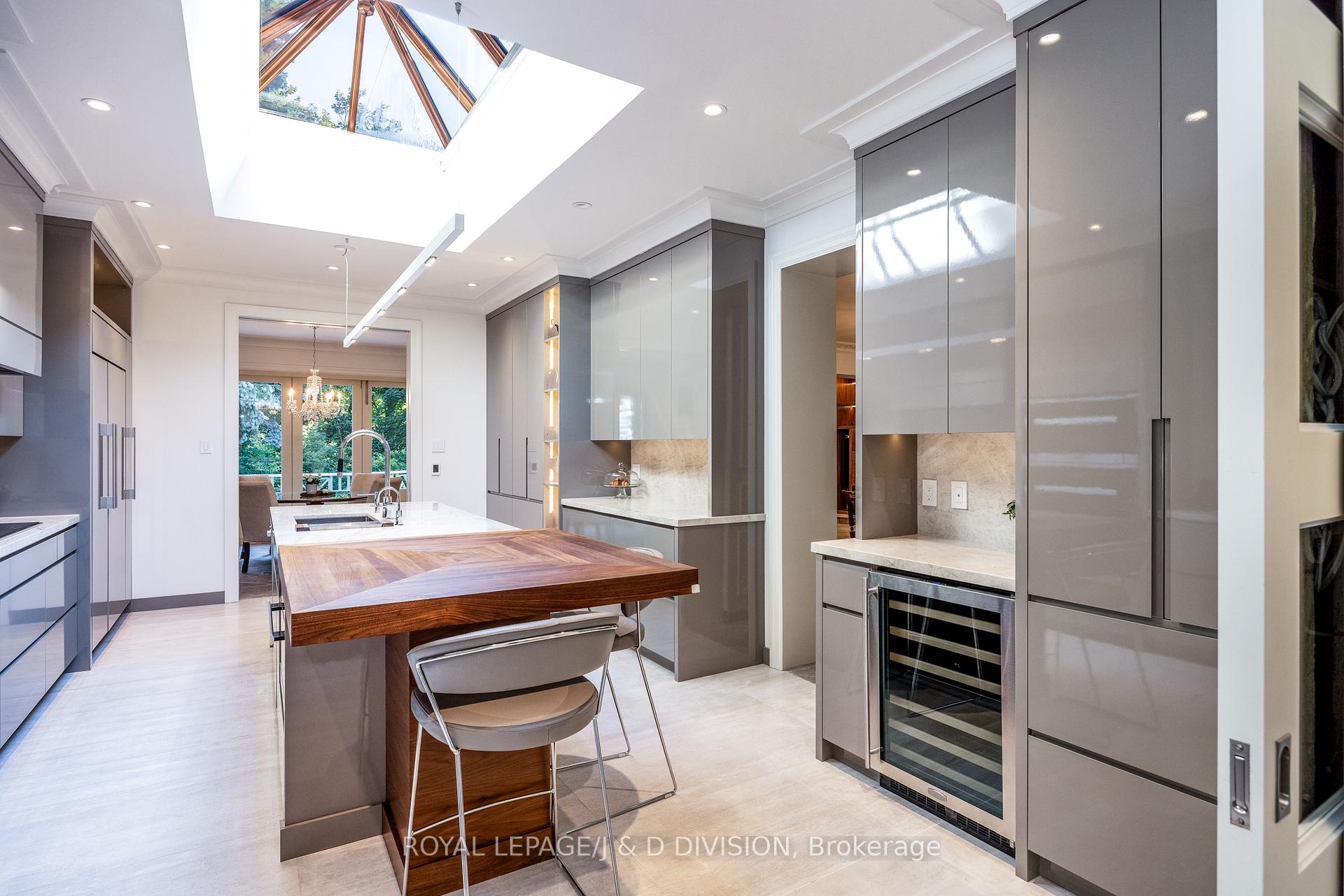 HIGH END APPLIANCES
