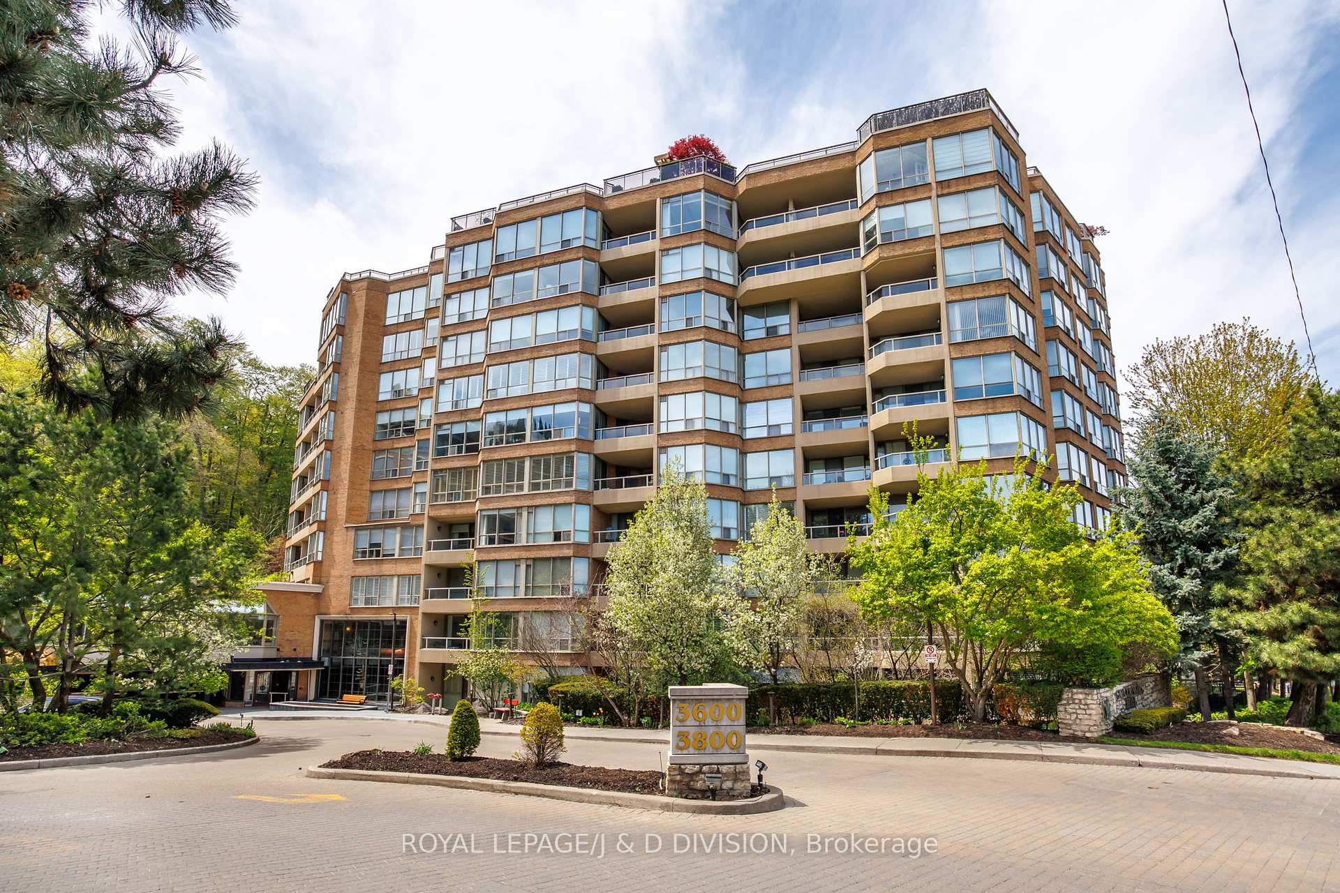 3800 Yonge Street #302, Toronto, ON, M4N 3P7