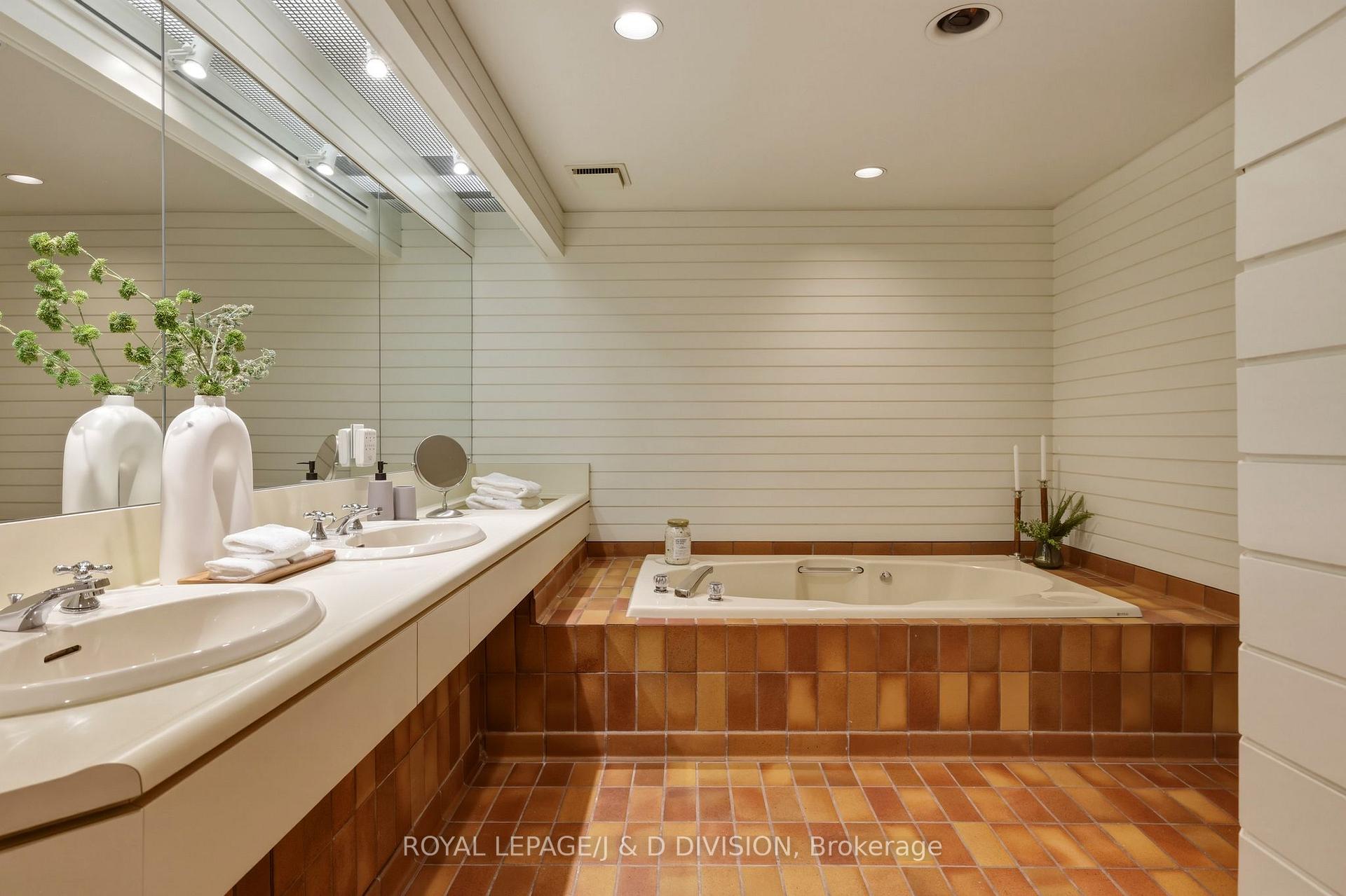 Soaker Tub in Primary Ensuite