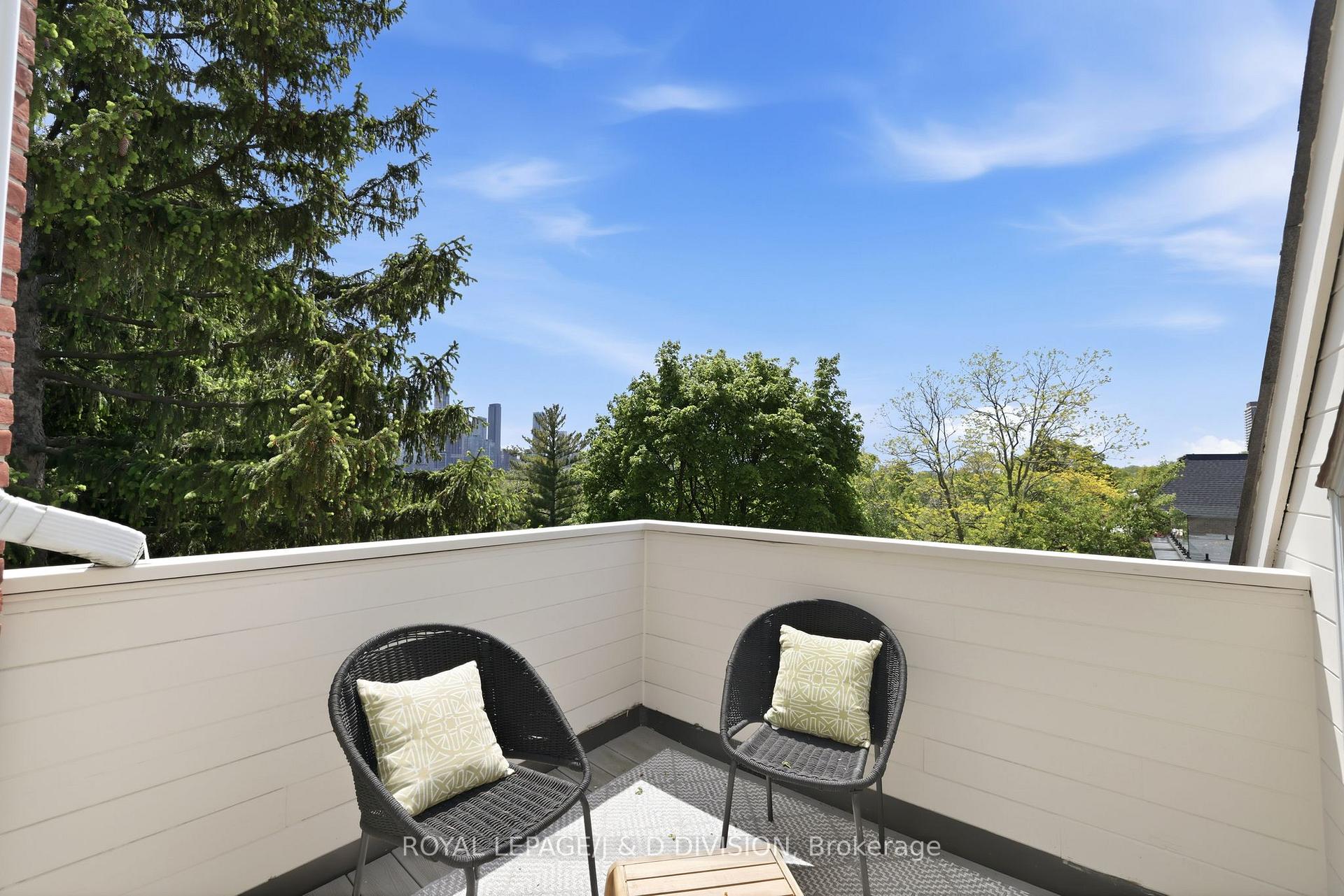 3rd Floor: Balcony