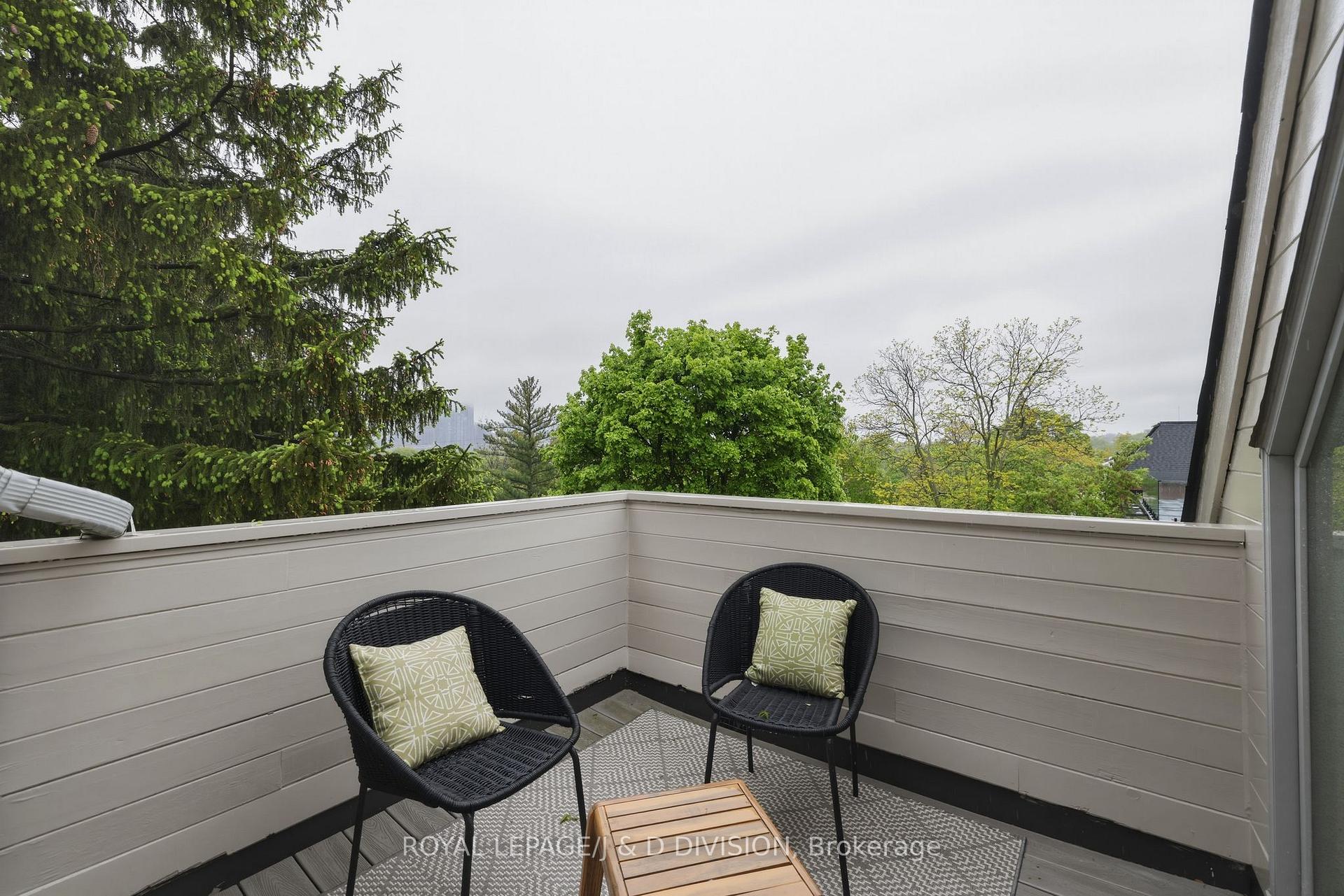 3rd Floor Balcony w City Views in sunnier weather!