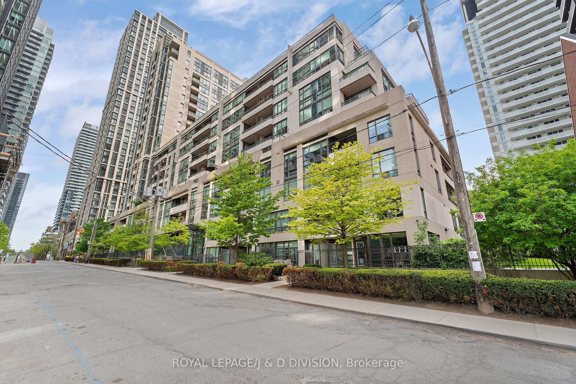 220 Redpath Avenue #805, Toronto, ON, M4P 0A4