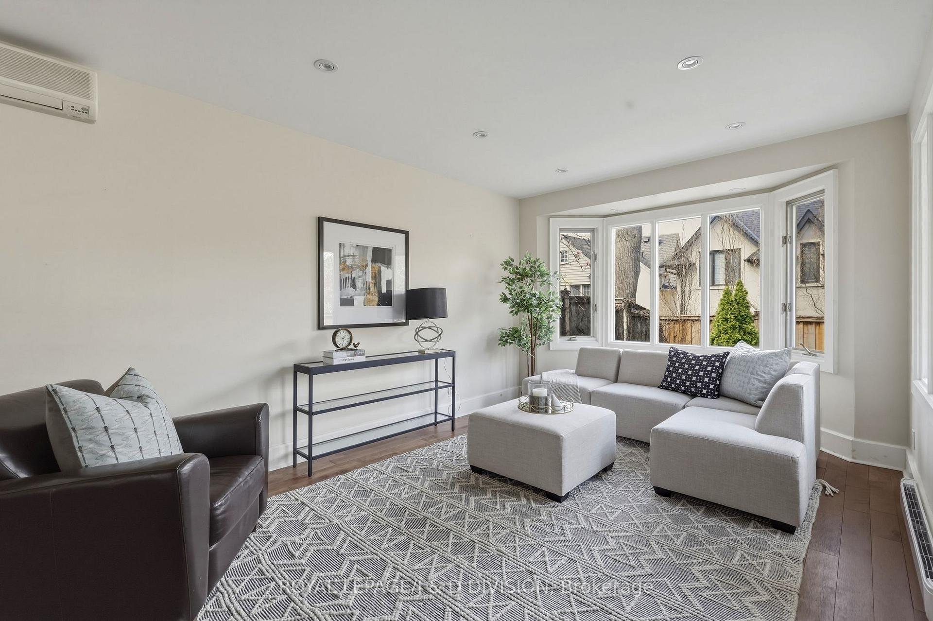 Bay window in Family Room