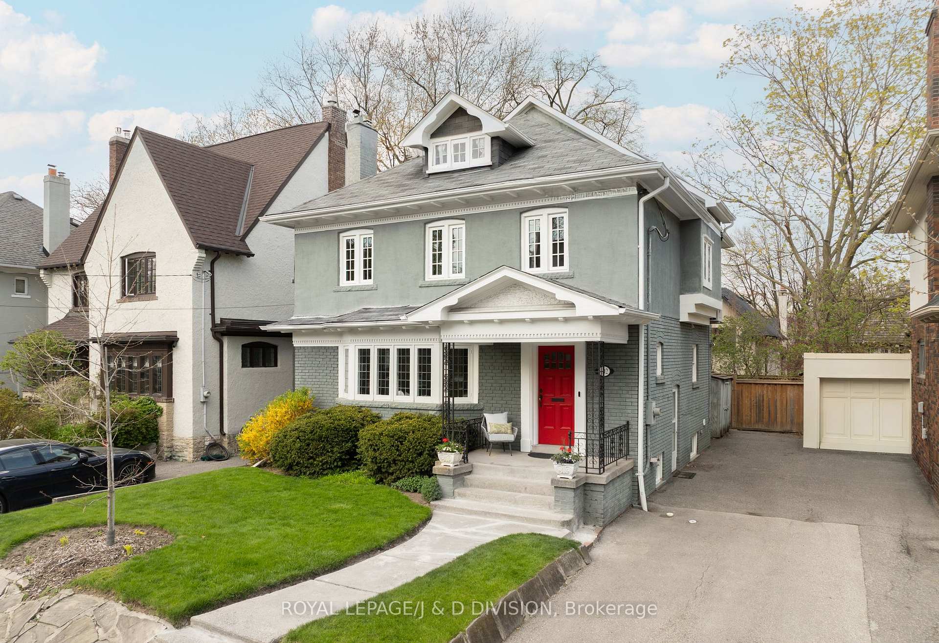 Driveway for 2 cars
