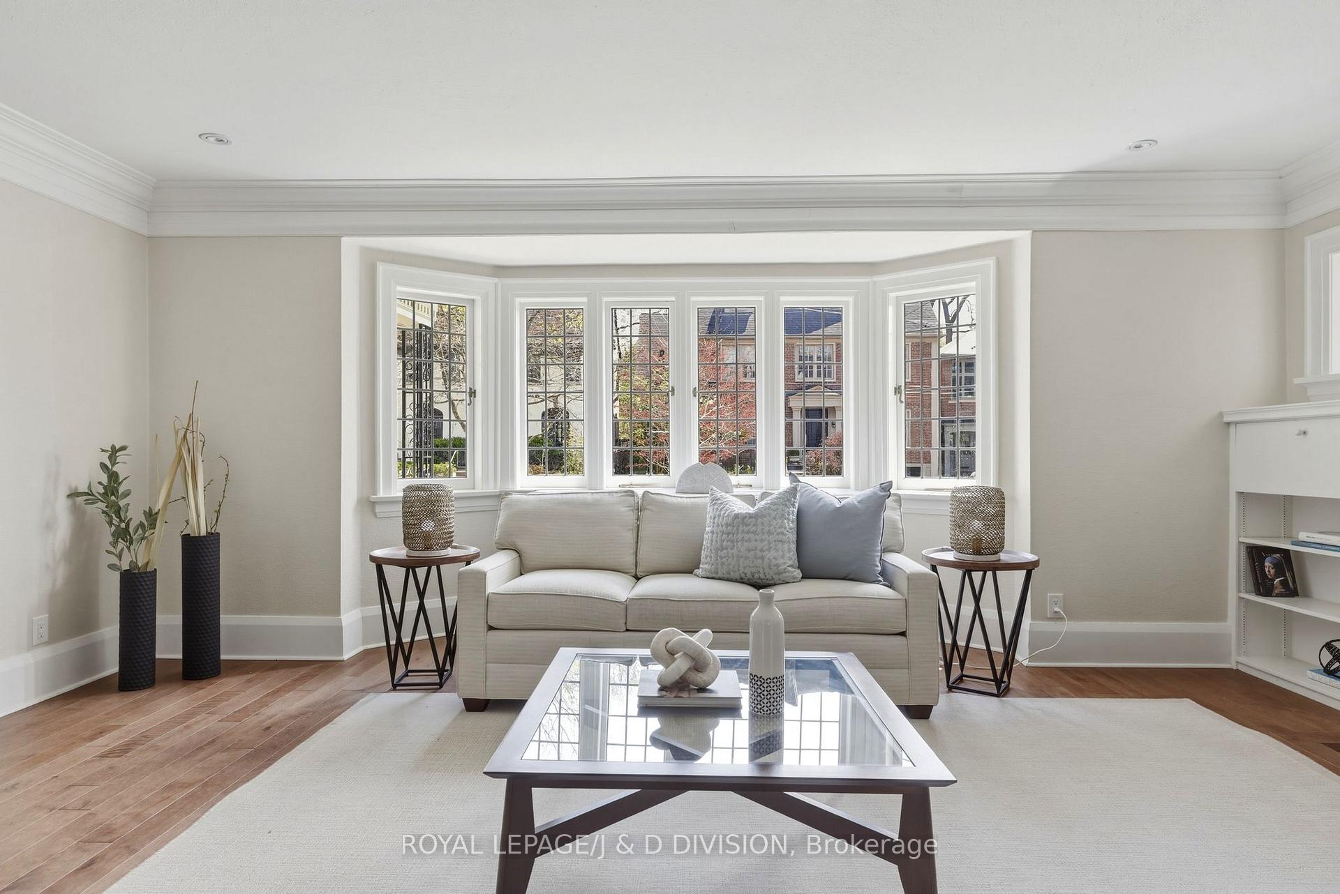 Gorgeous bay window