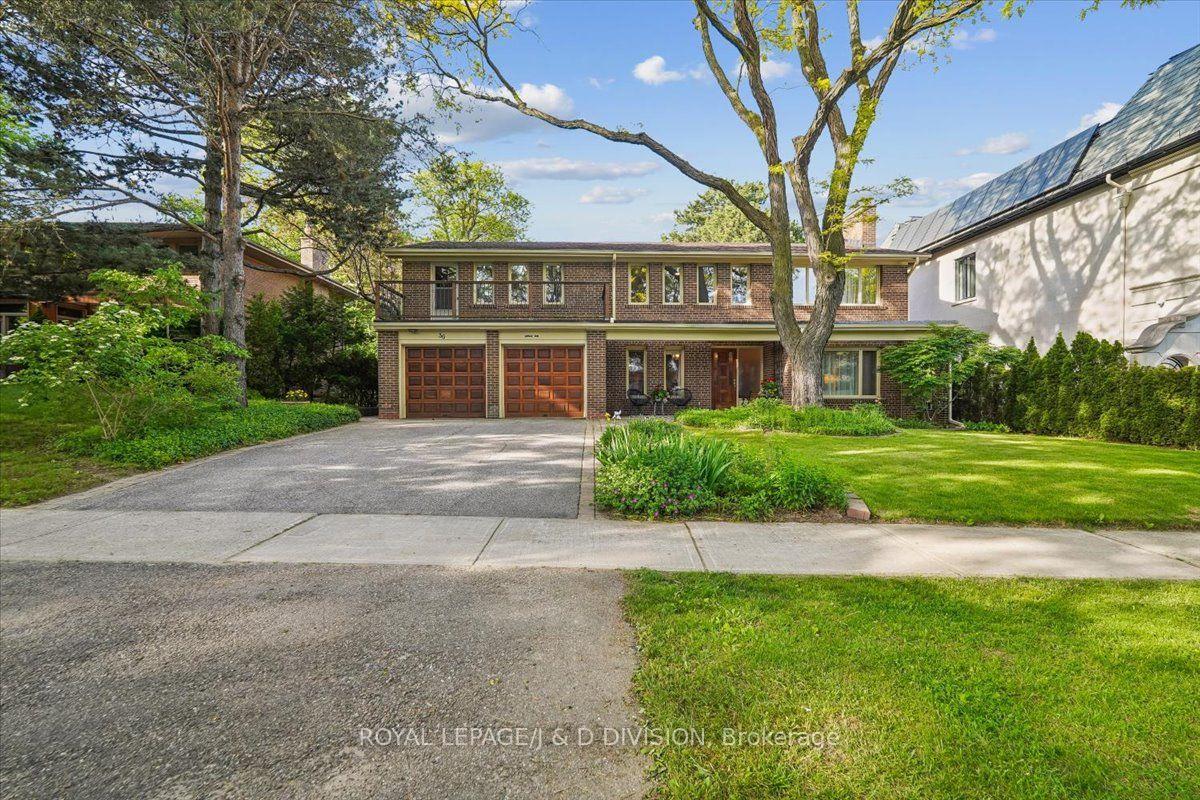 36 Medalist Road, Toronto, ON, M2P 1Y5