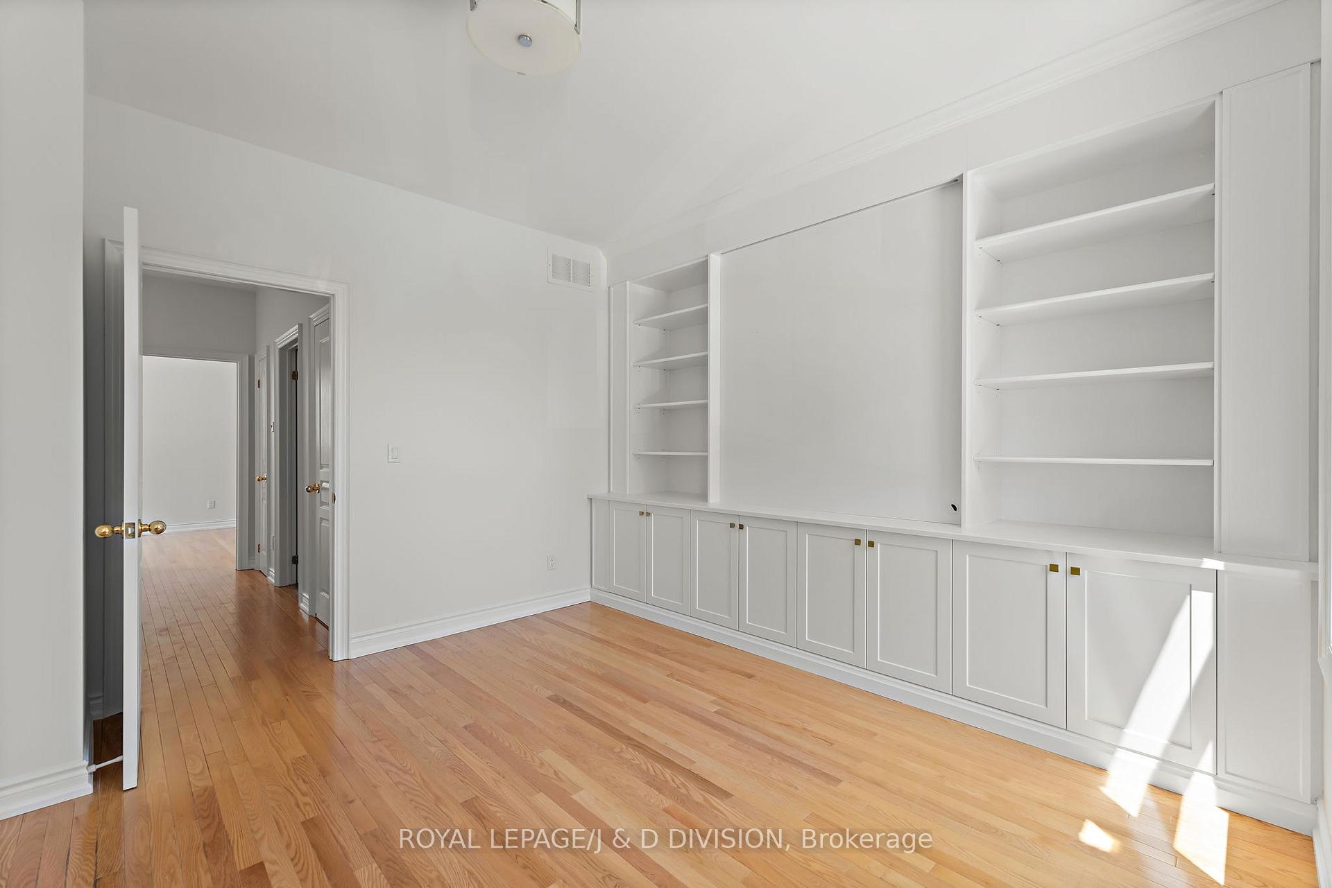 Built-in Bookshelves