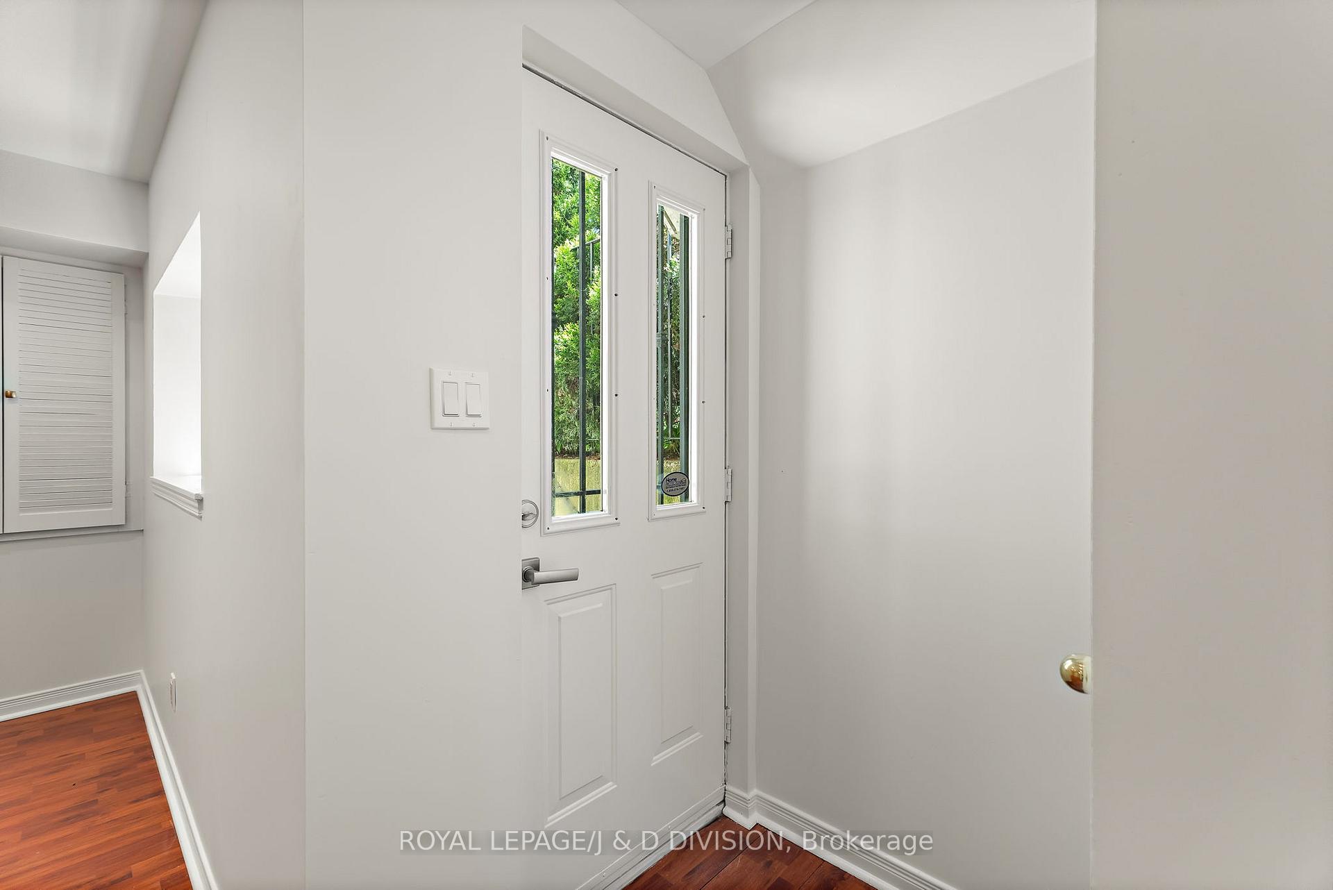 Private Entrance to Lower Level