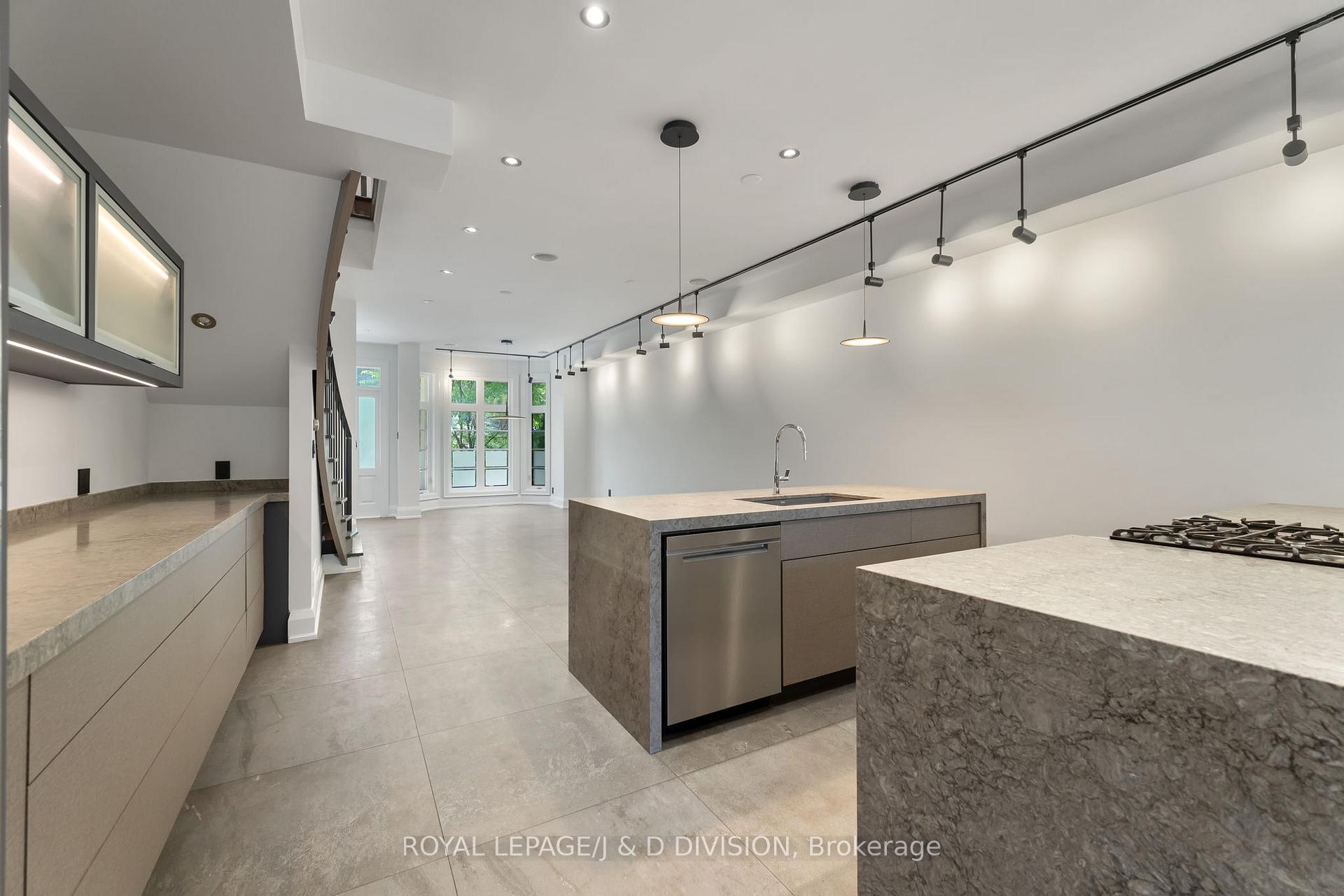 Dishwasher sink in Island