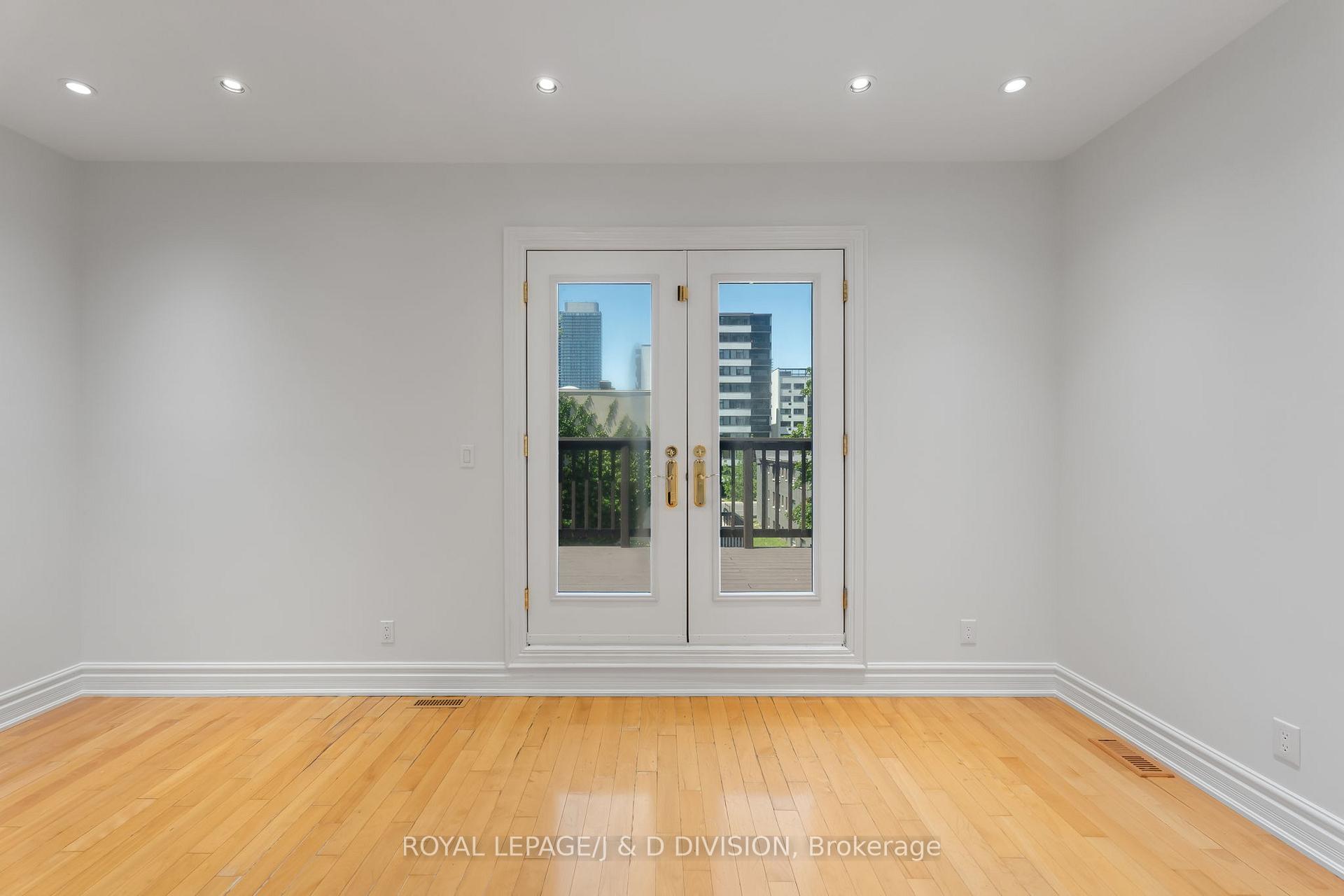 Sitting Room / Bedroom w walkout to Balcony