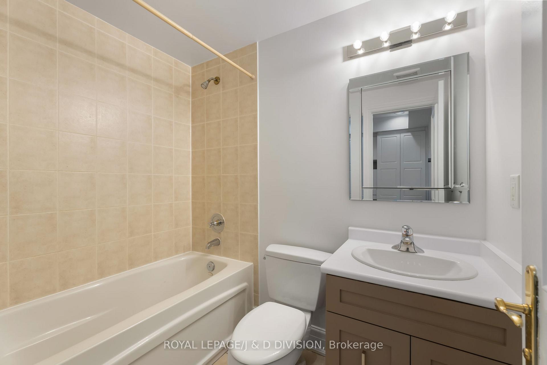 Lower Level: 4 pc Bathroom