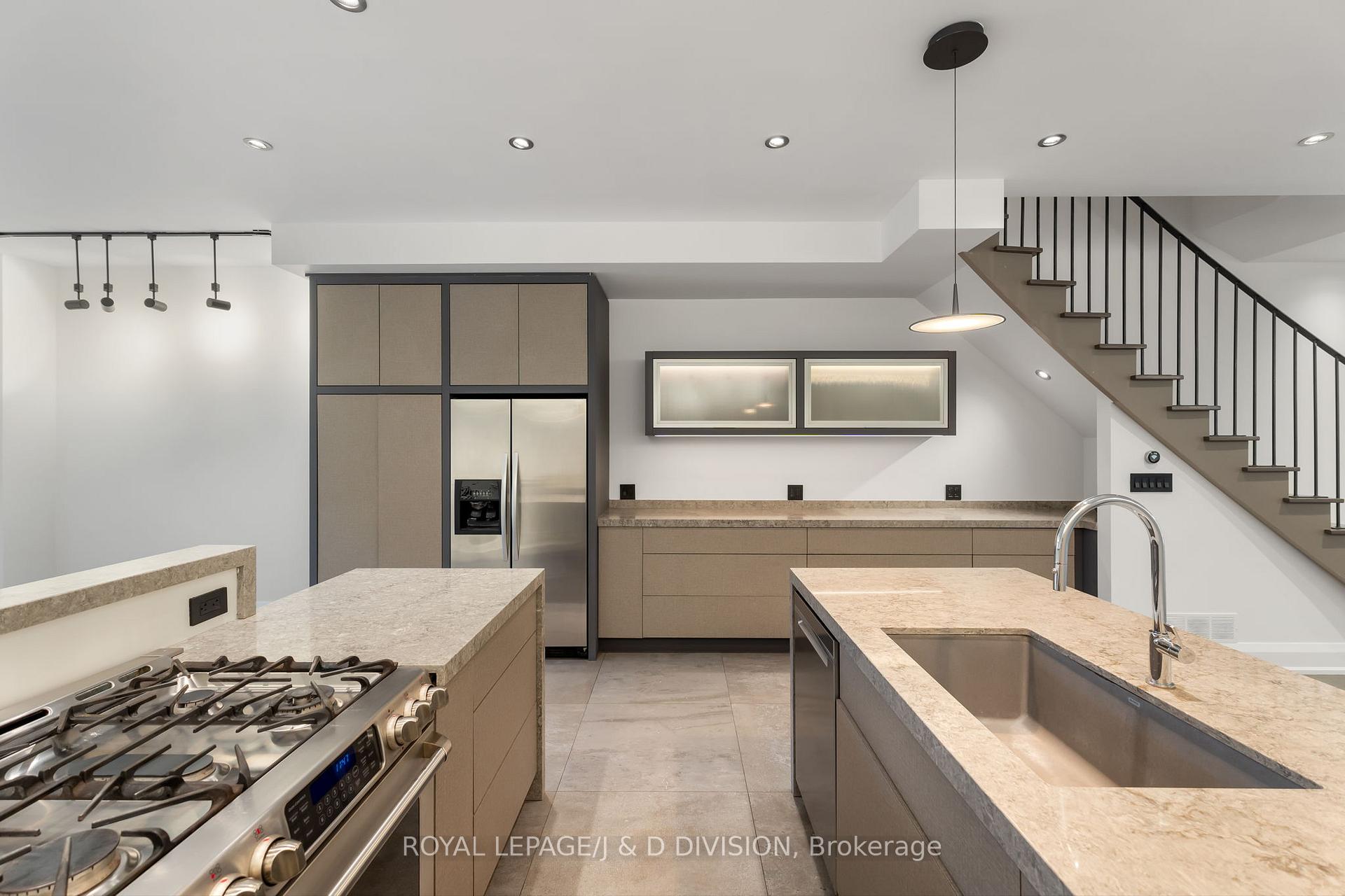Tons of storage, upgraded fixtures / appliances