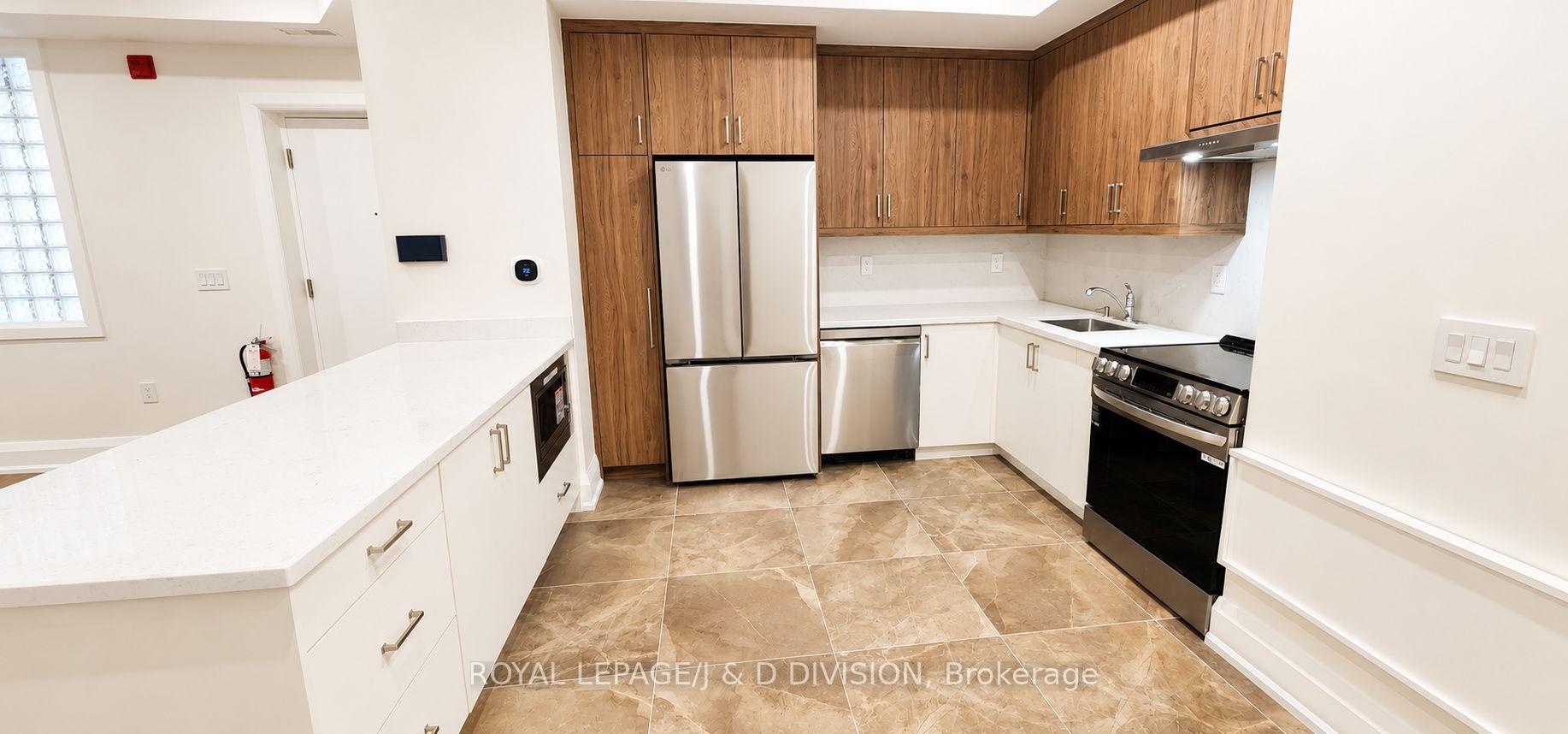 Kitchen & Island