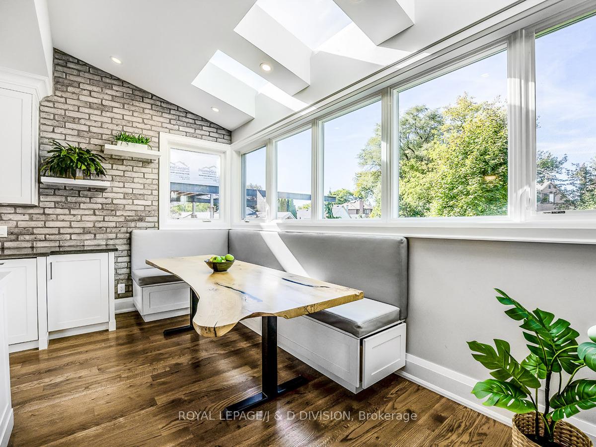 Eat In Dining Area