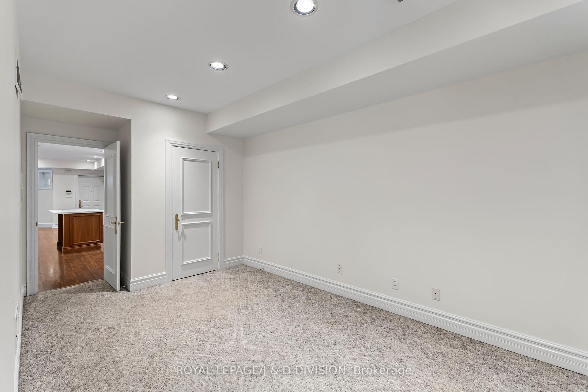 Lower Level: Bedroom w broadloom