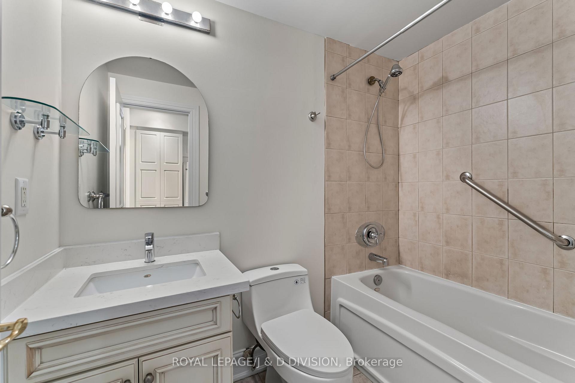 Lower Level: 4 pc bathroom