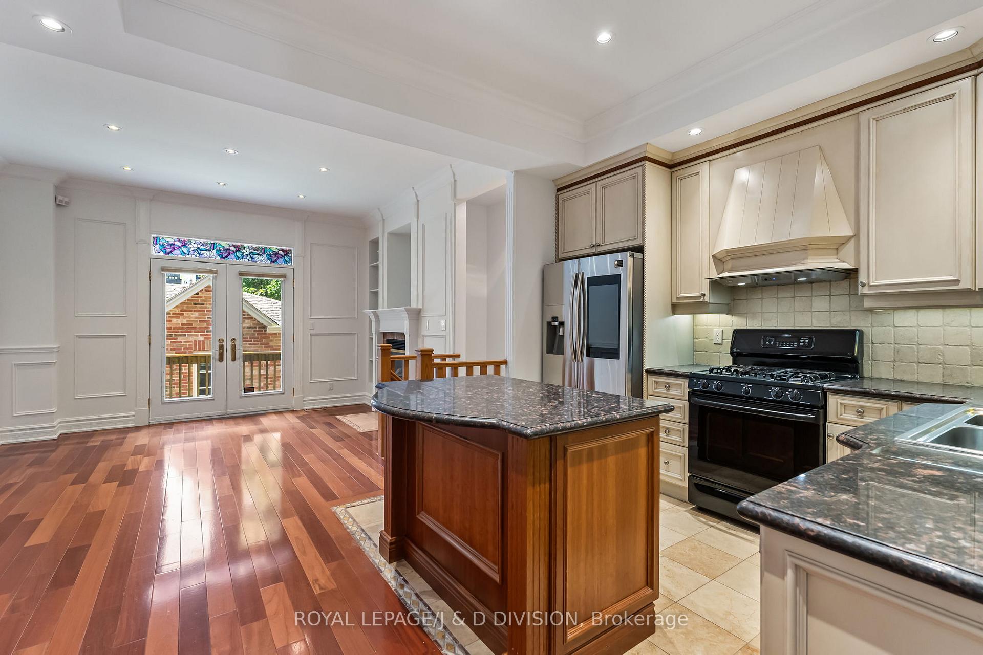 Entrance to kitchen