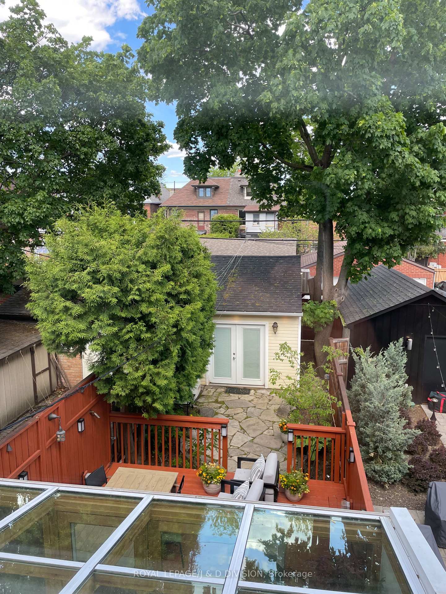Facing towards rear laneway