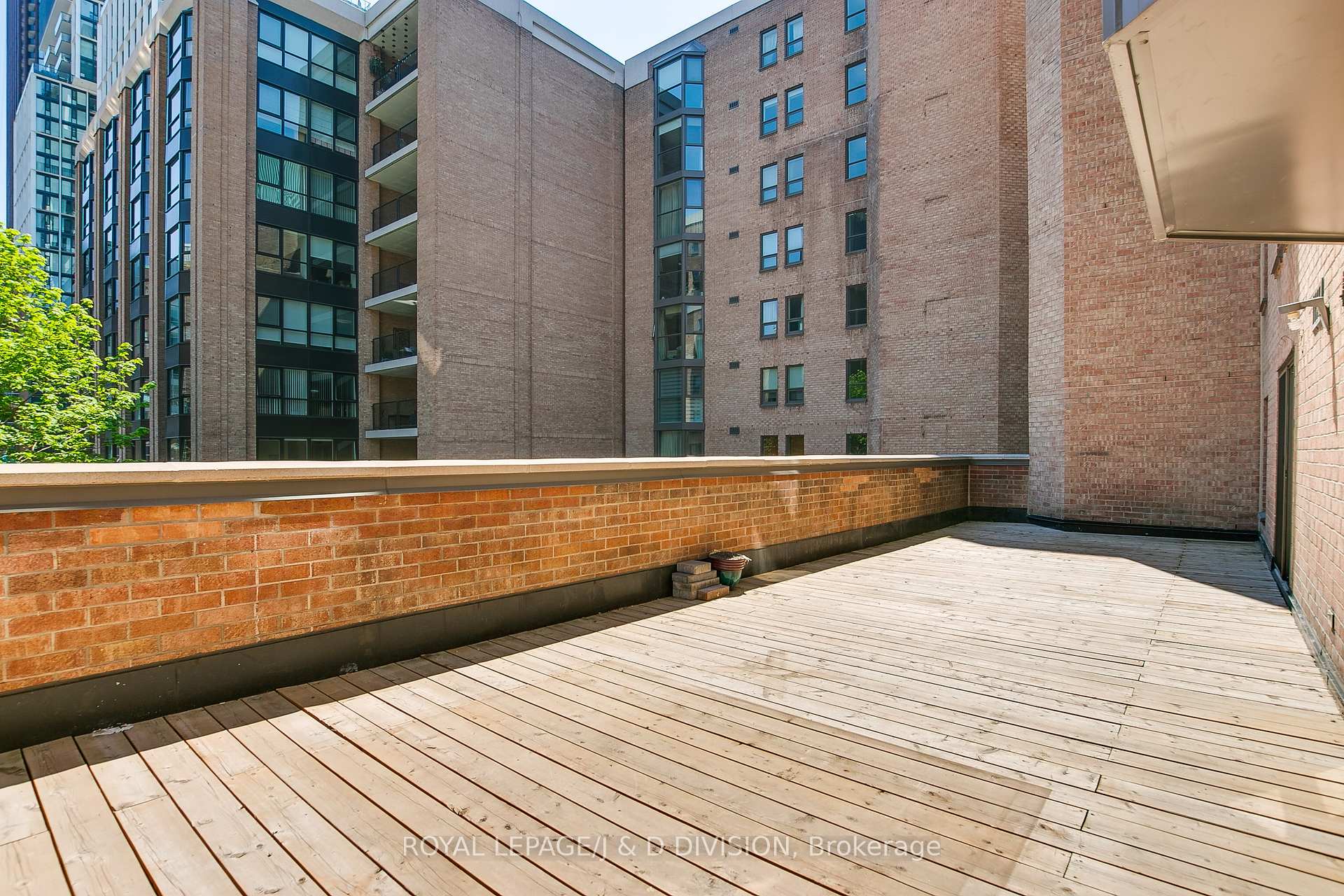 Only two Terraces in the building! Lucky you!