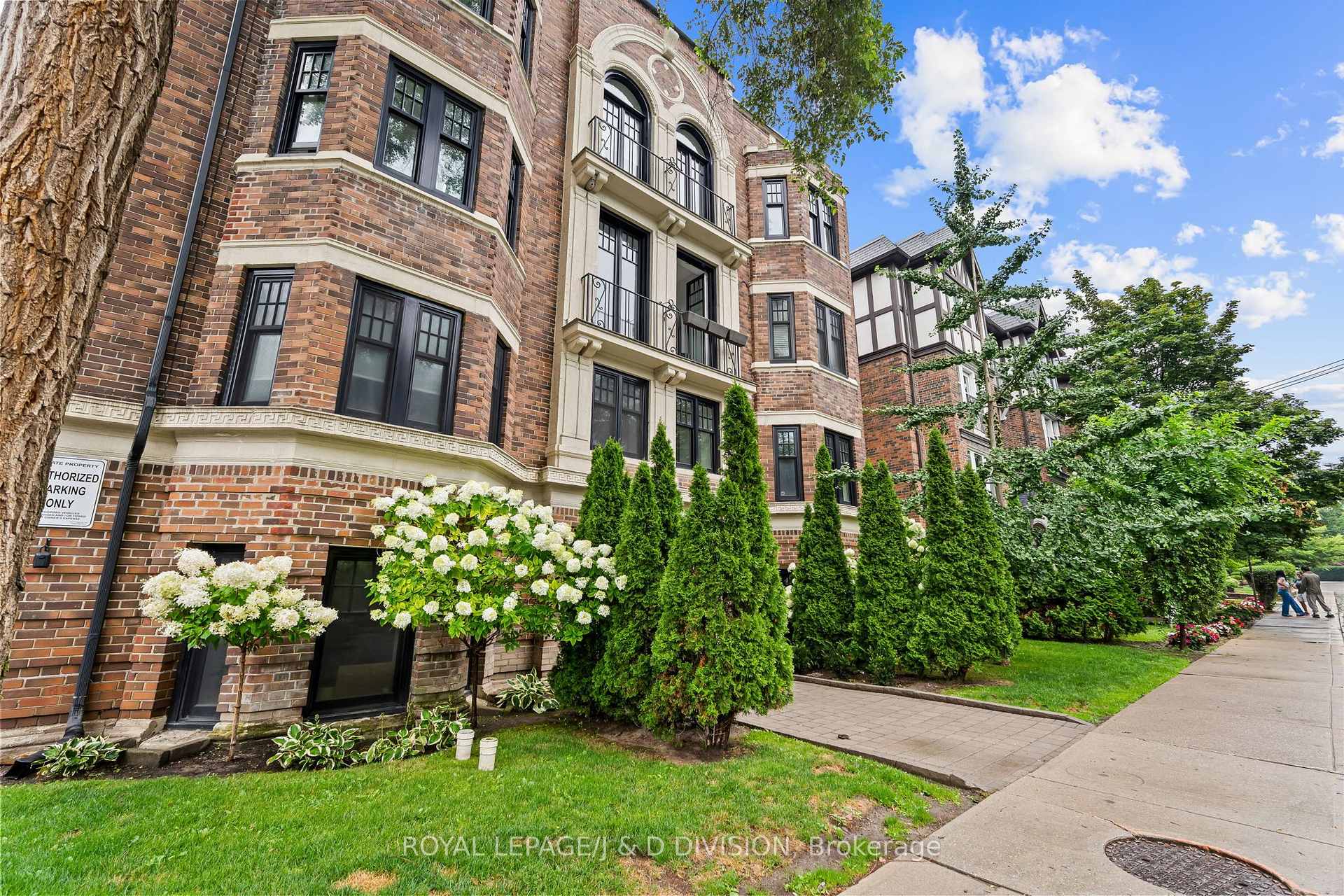 314 Lonsdale Road #4, Toronto, ON, M4V 1X4