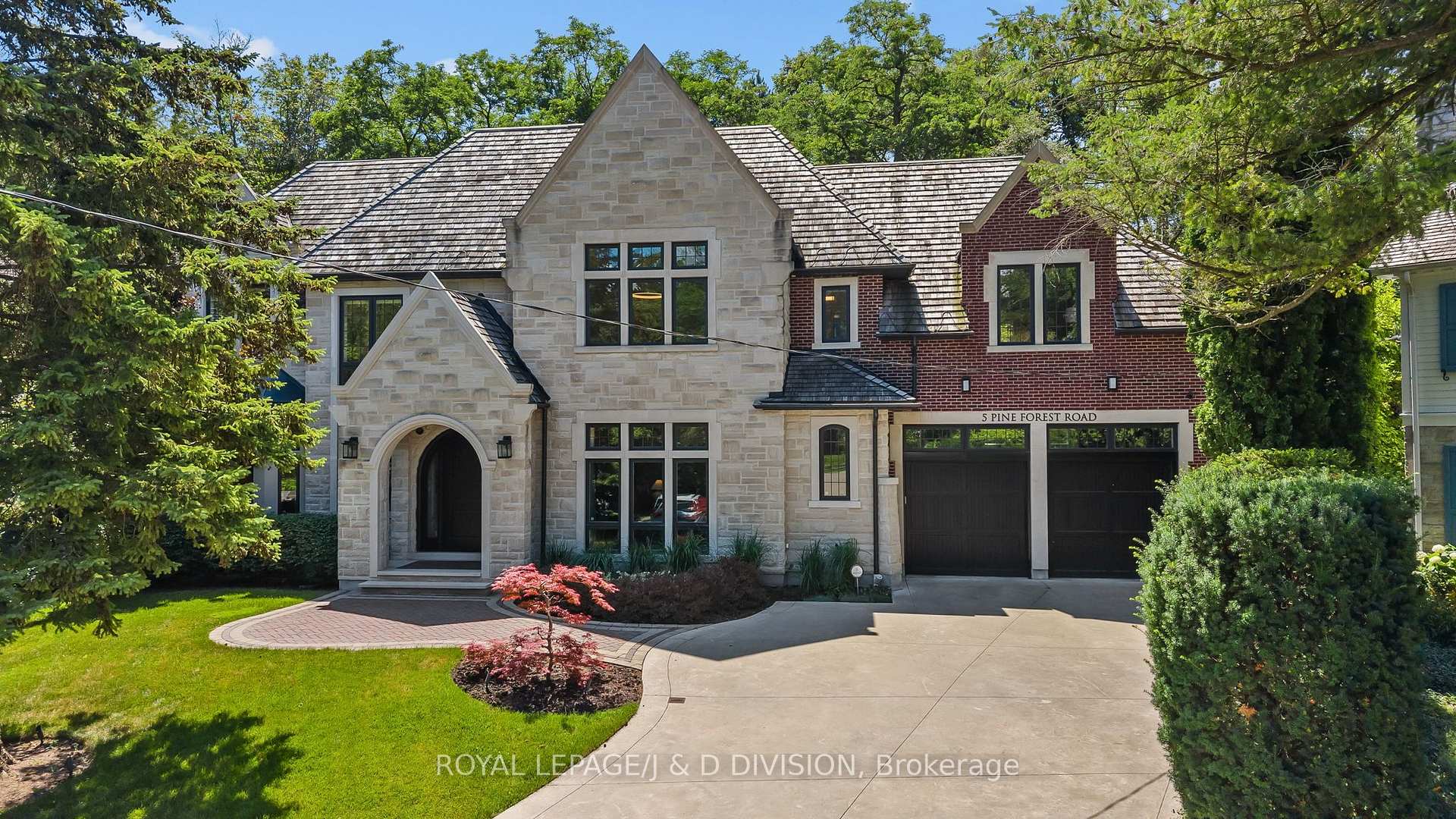 5 Pine Forest Road, Toronto, ON, M4N 3E6