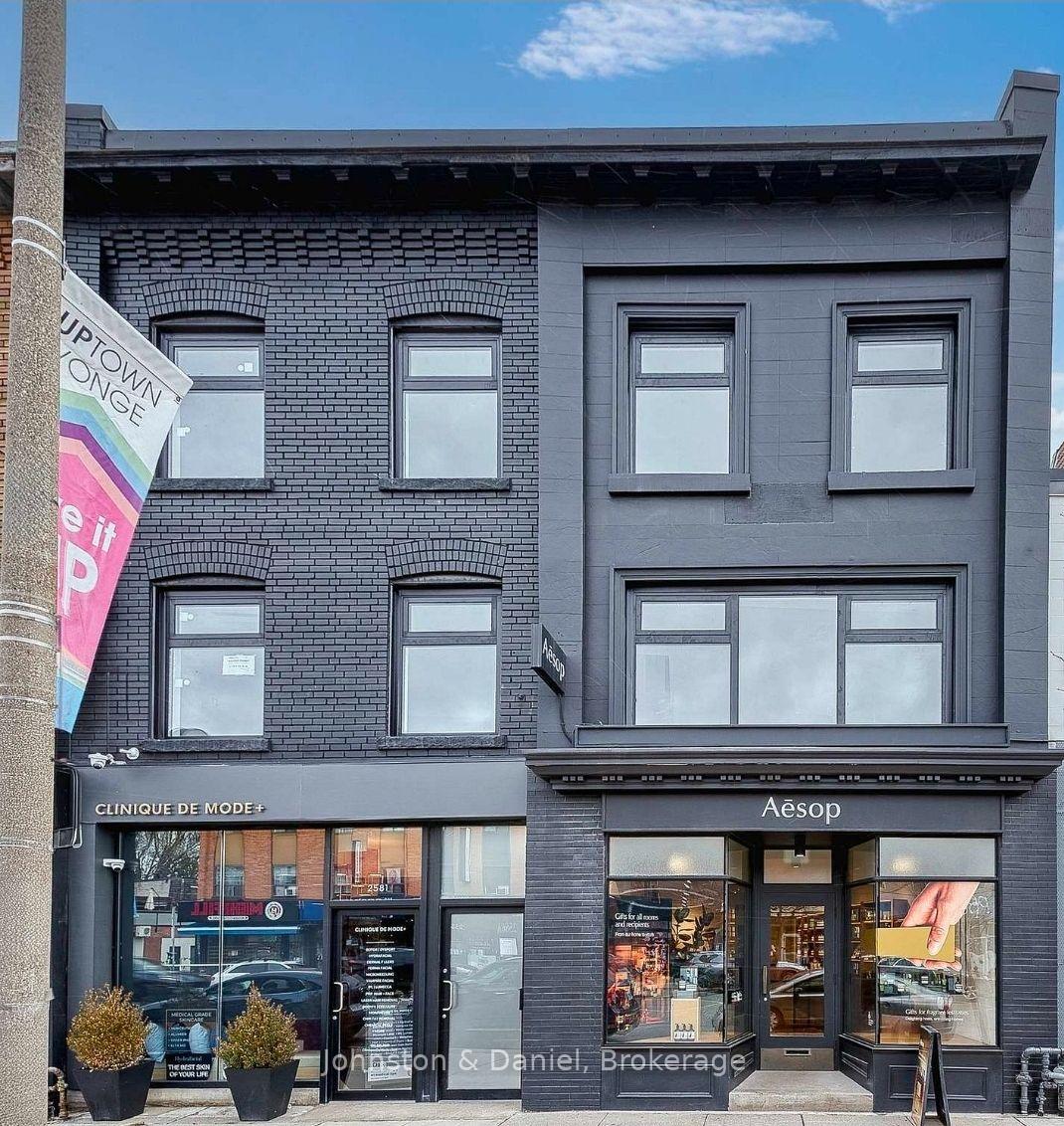 2579 Yonge Street #301, Toronto, ON, M4P 2J1