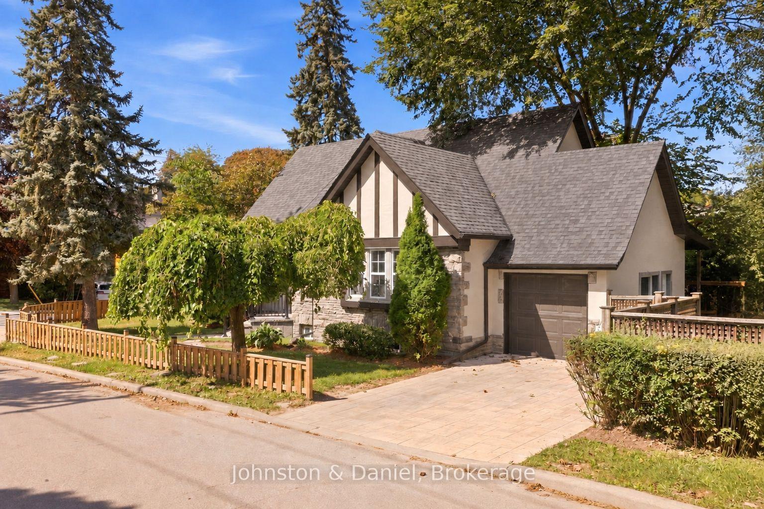 169 Glen Cedar Road, Toronto, ON, M6C 3H1